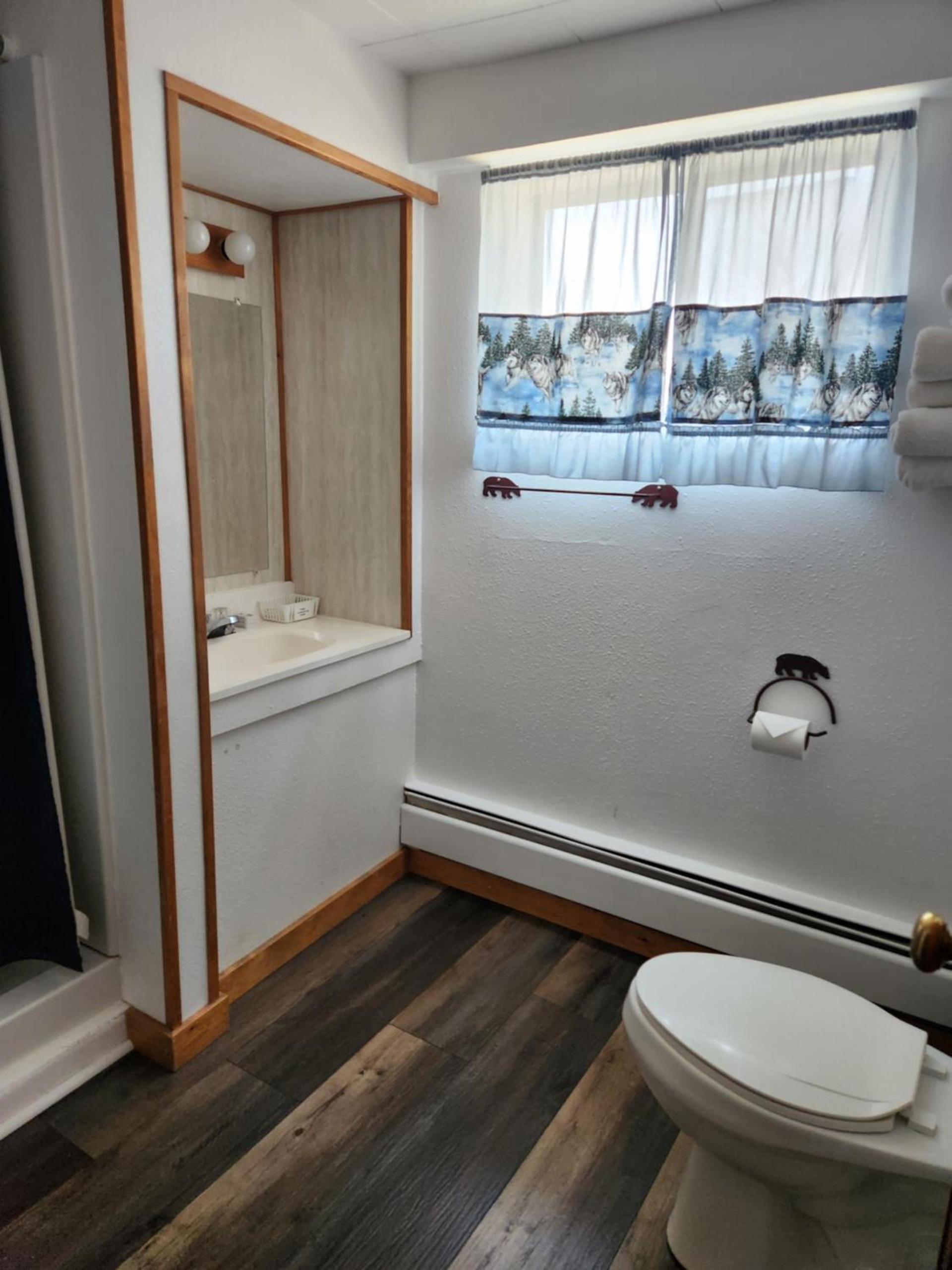 Antler Motel photo 2