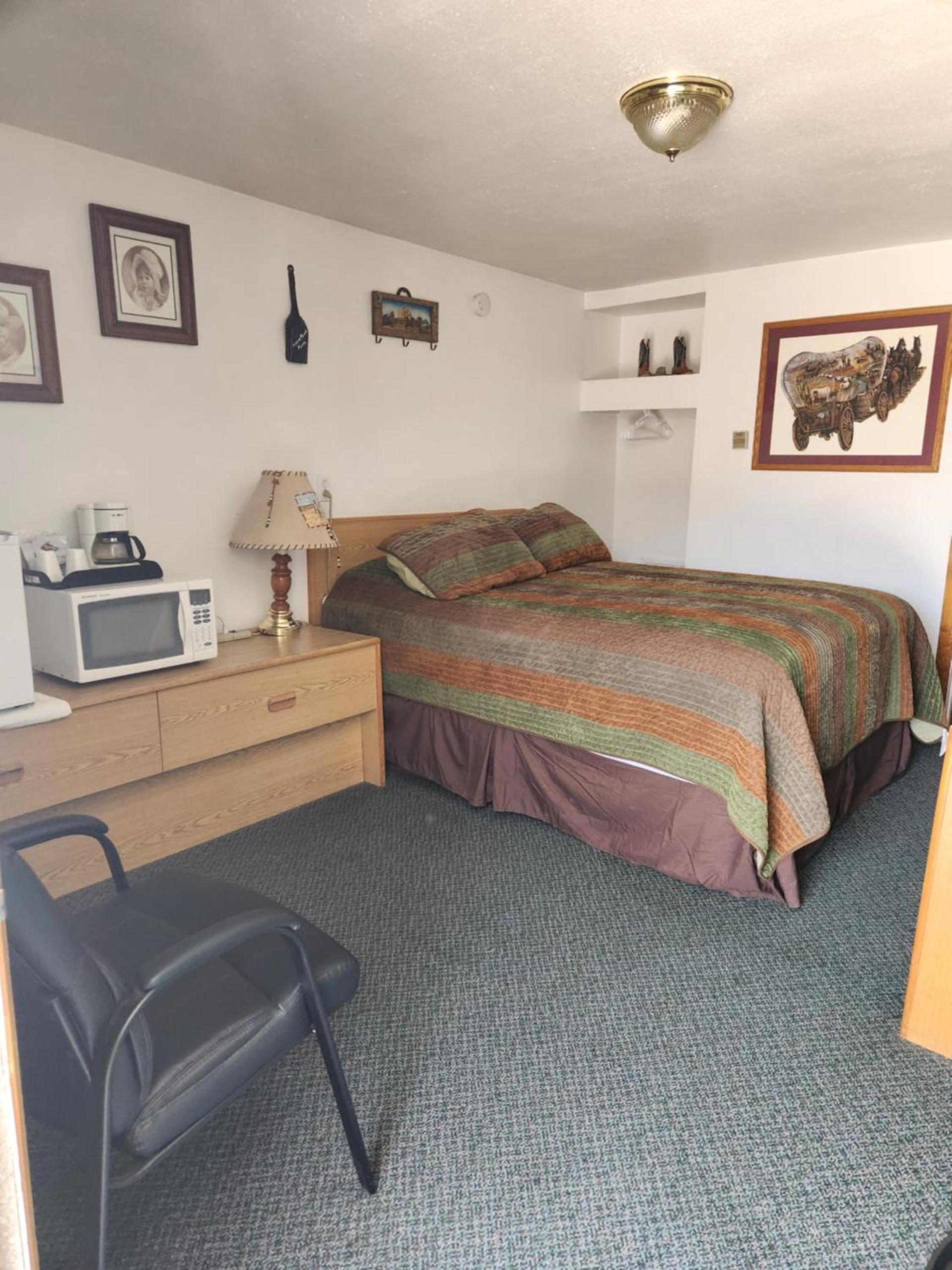 Antler Motel photo 5