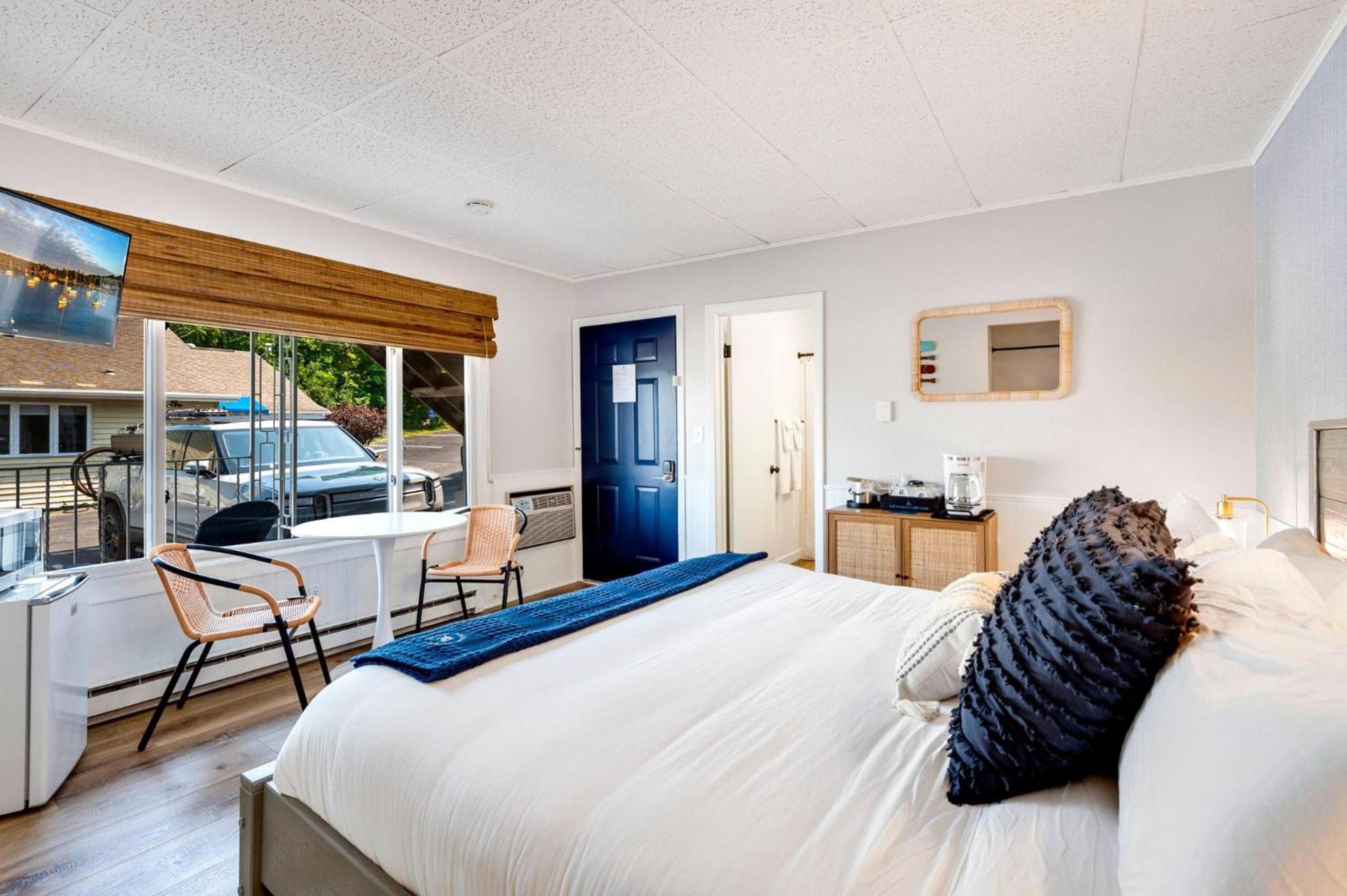 Fresh Coast Motel photo 58
