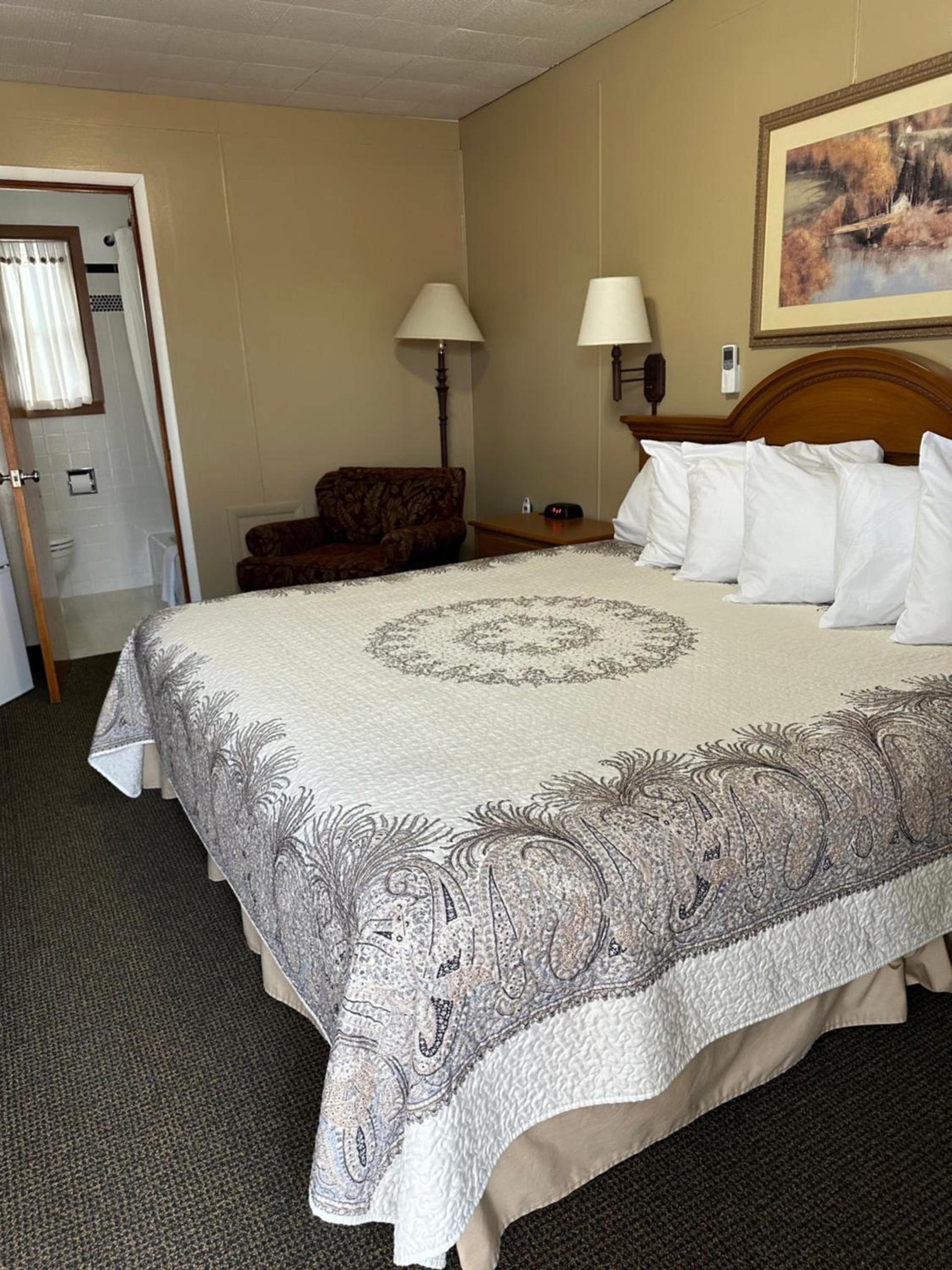 A Bridge View Inn photo 1