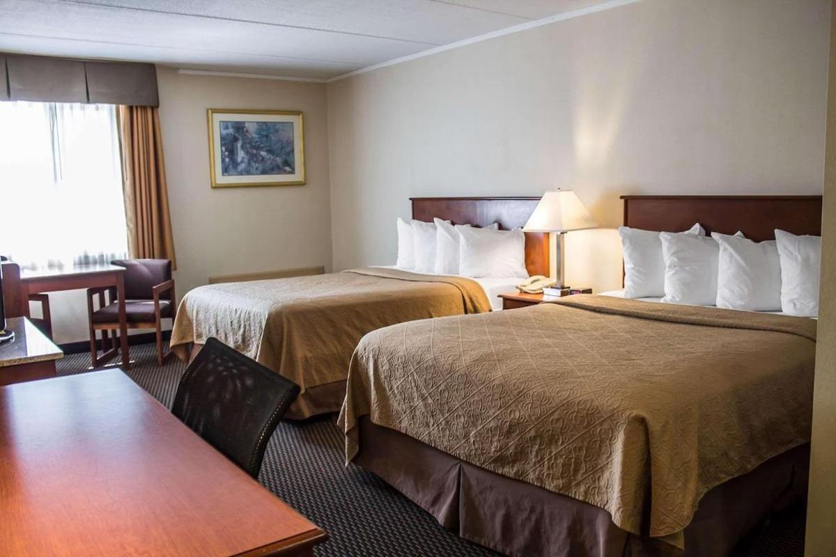 Baymont by Wyndham Youngstown photo 3