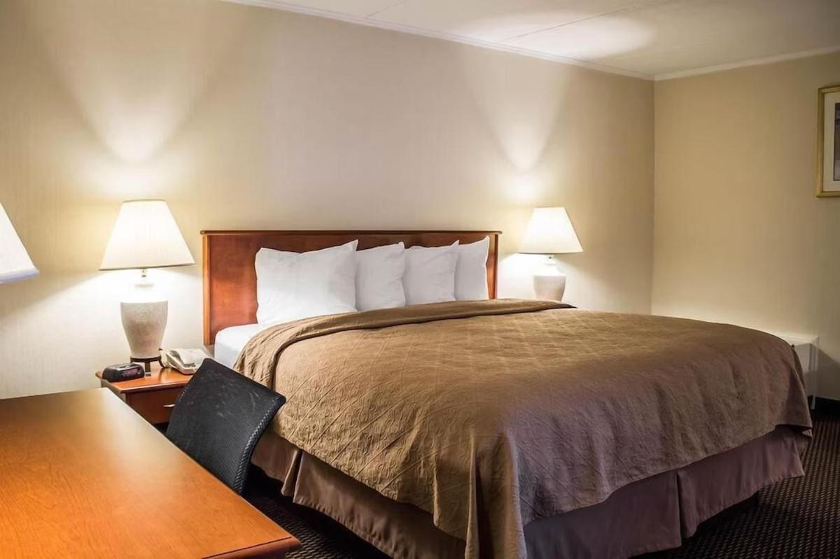 Baymont by Wyndham Youngstown photo 4