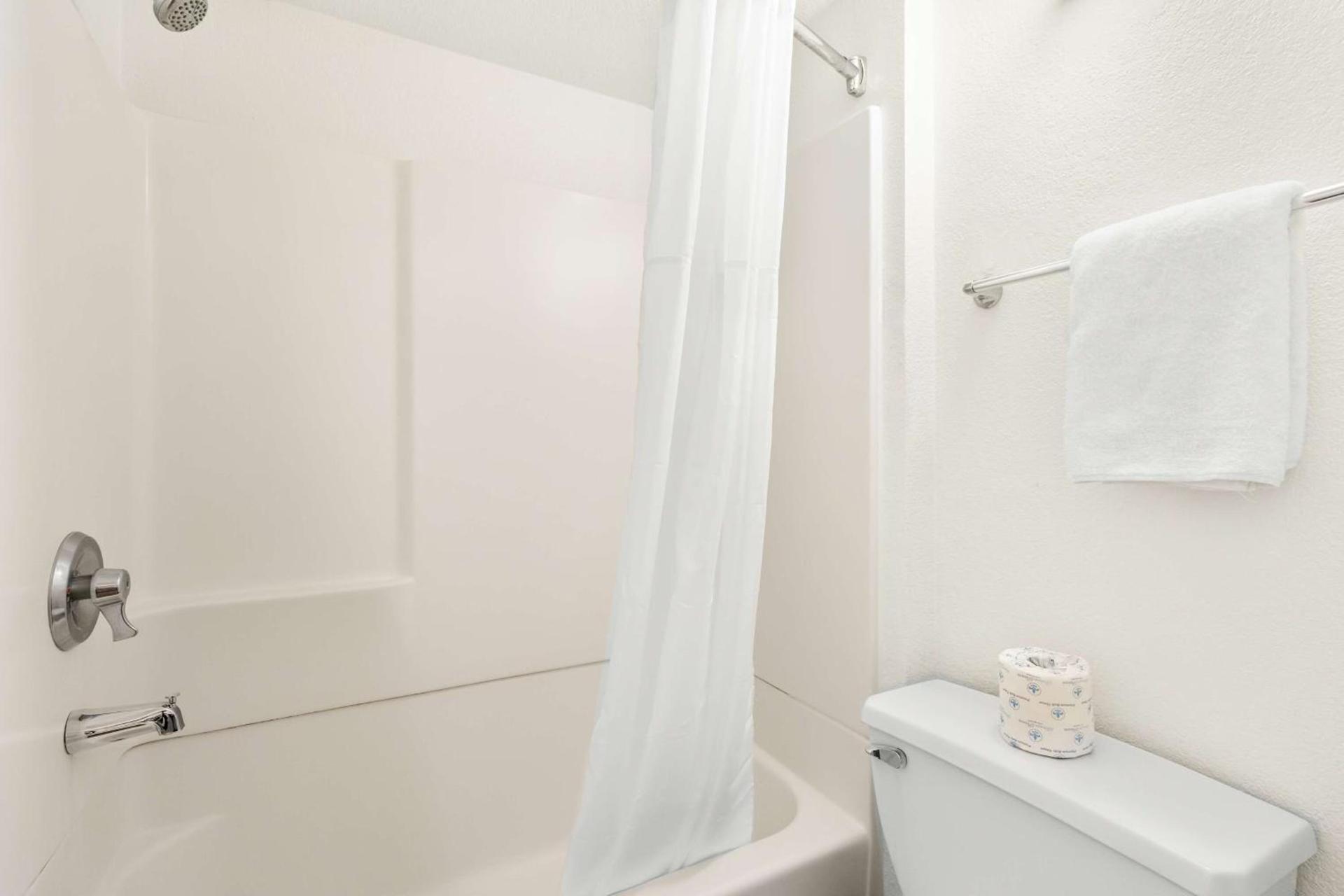 Studio 6 Suites Carpinteria, CA Santa Barbara South photo 6