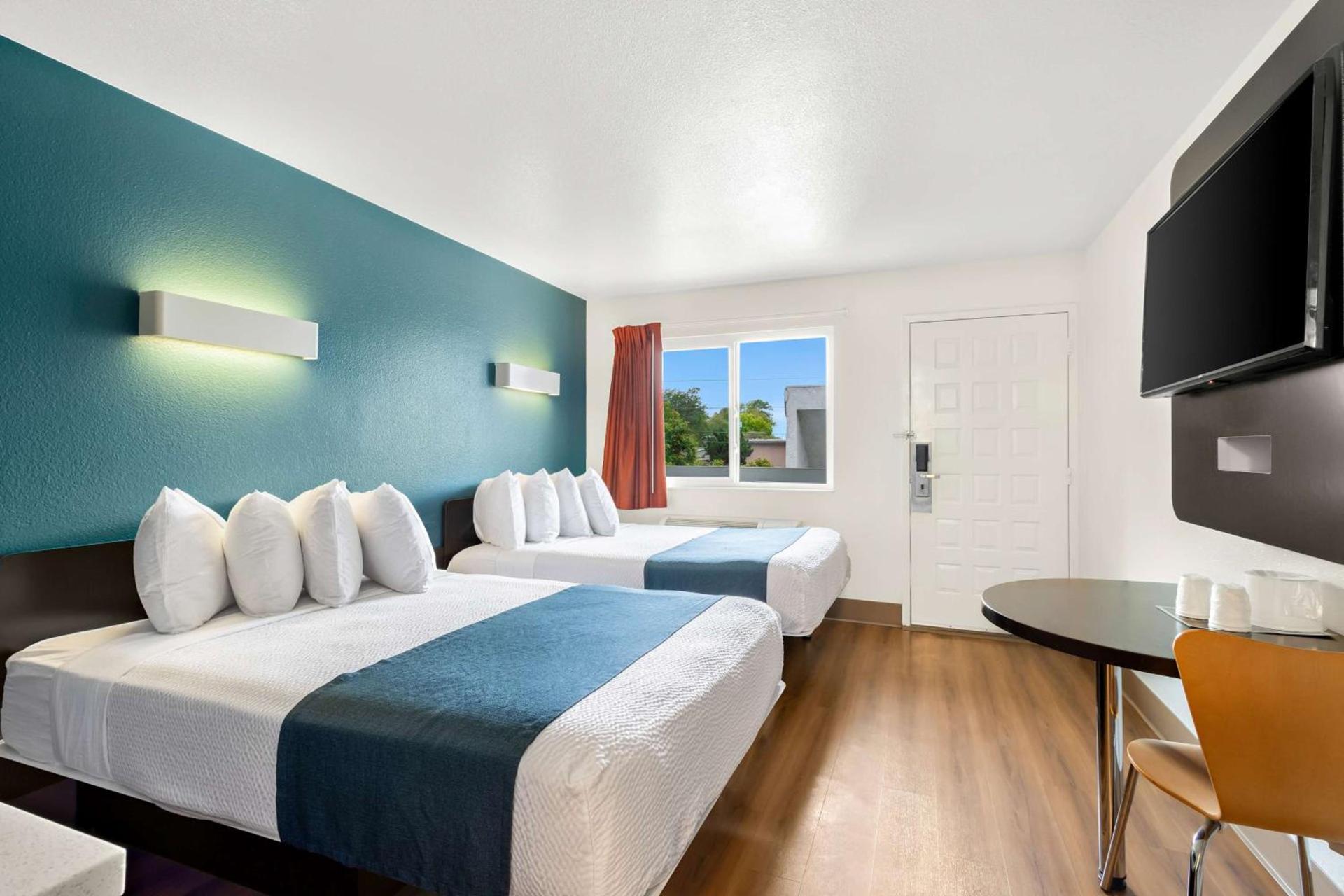 Studio 6 Suites Carpinteria, CA Santa Barbara South photo 10
