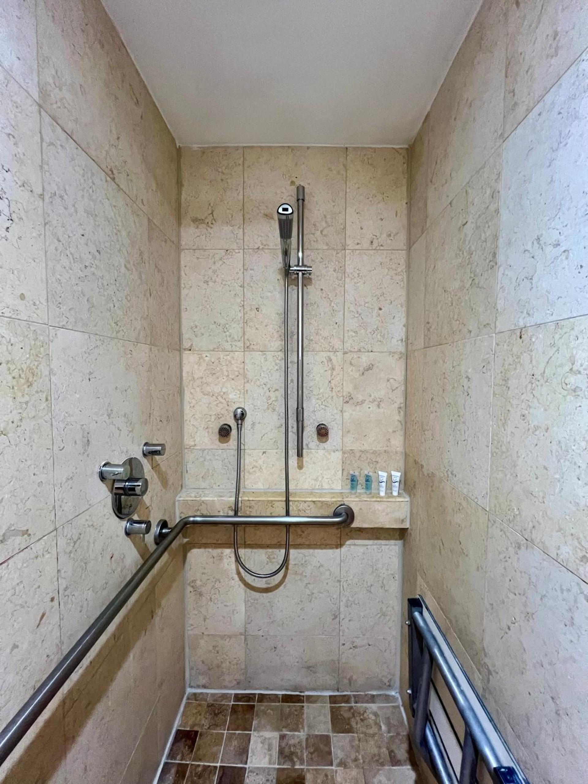 Boutique Suites 3 min walk to beach photo 87