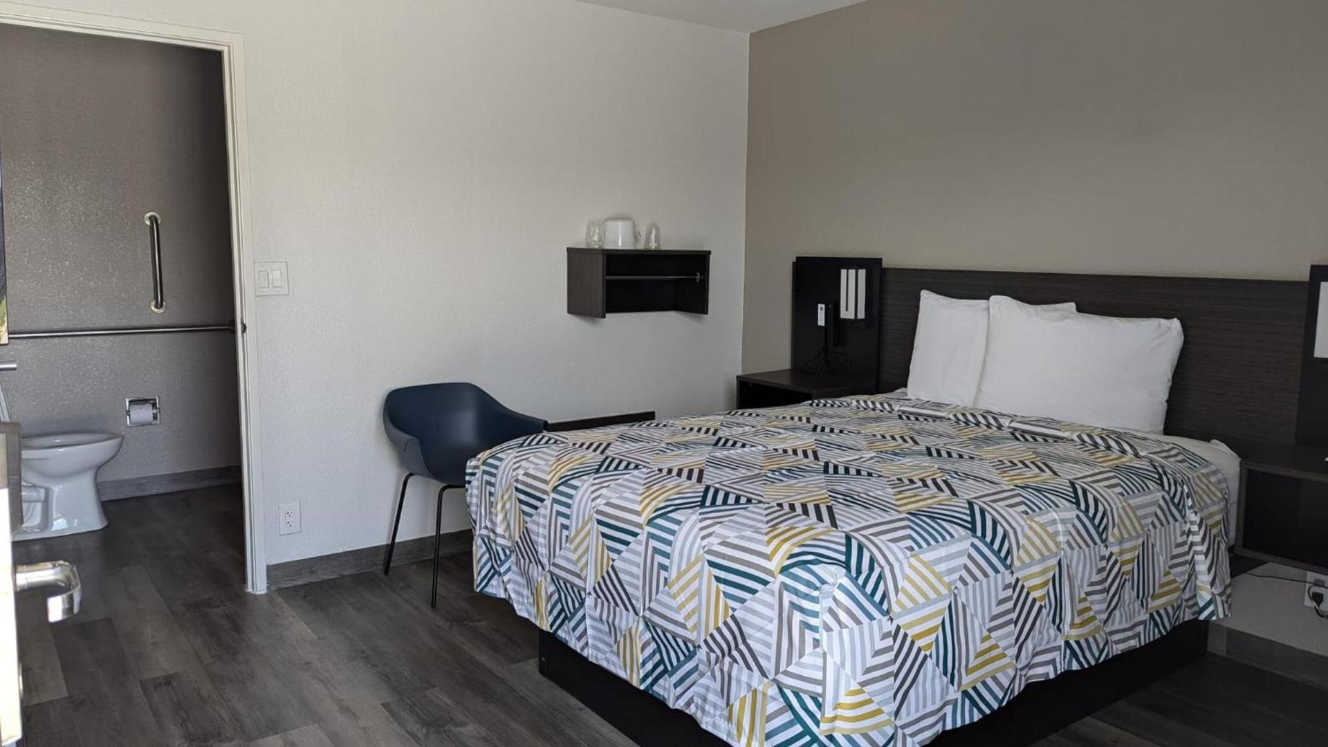 Motel 6-Victoria, TX photo 13