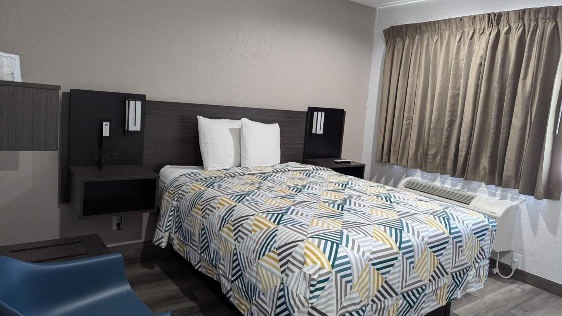 Motel 6-Victoria, TX photo 12
