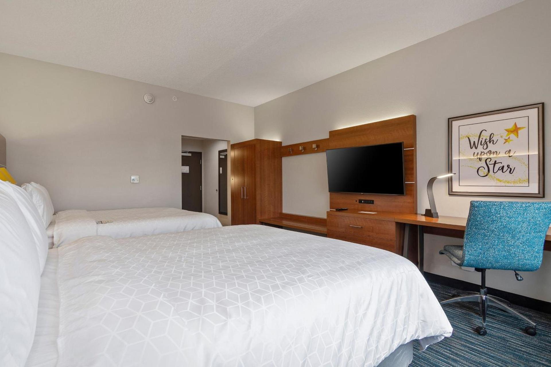 Holiday Inn Express & Suites Orlando- Lake Buena Vista by IHG photo 21