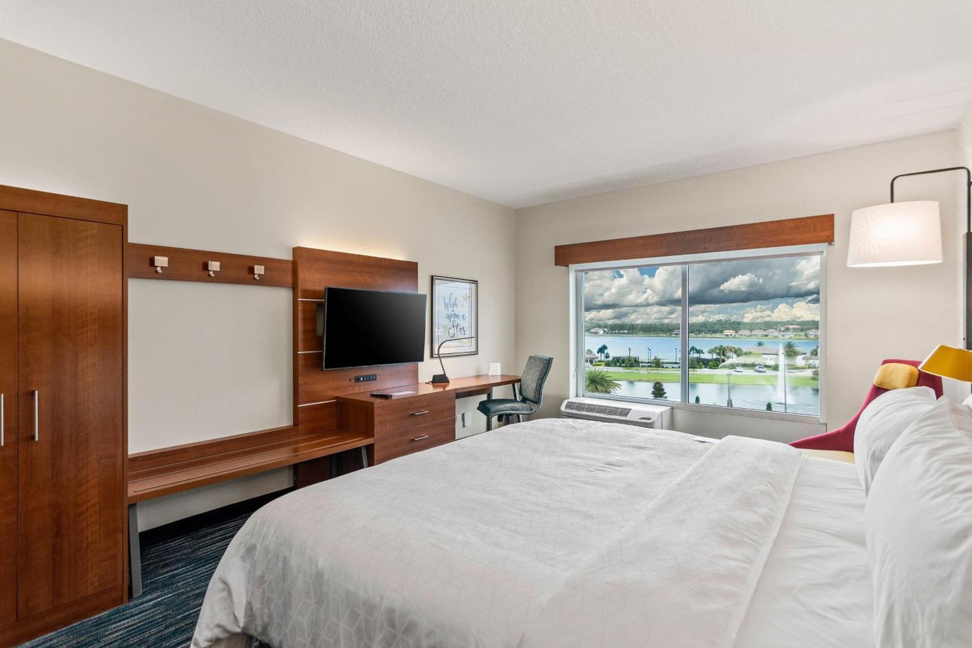 Holiday Inn Express & Suites Orlando- Lake Buena Vista by IHG photo 14
