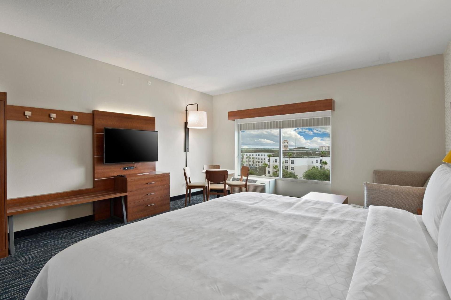 Holiday Inn Express & Suites Orlando- Lake Buena Vista by IHG photo 16