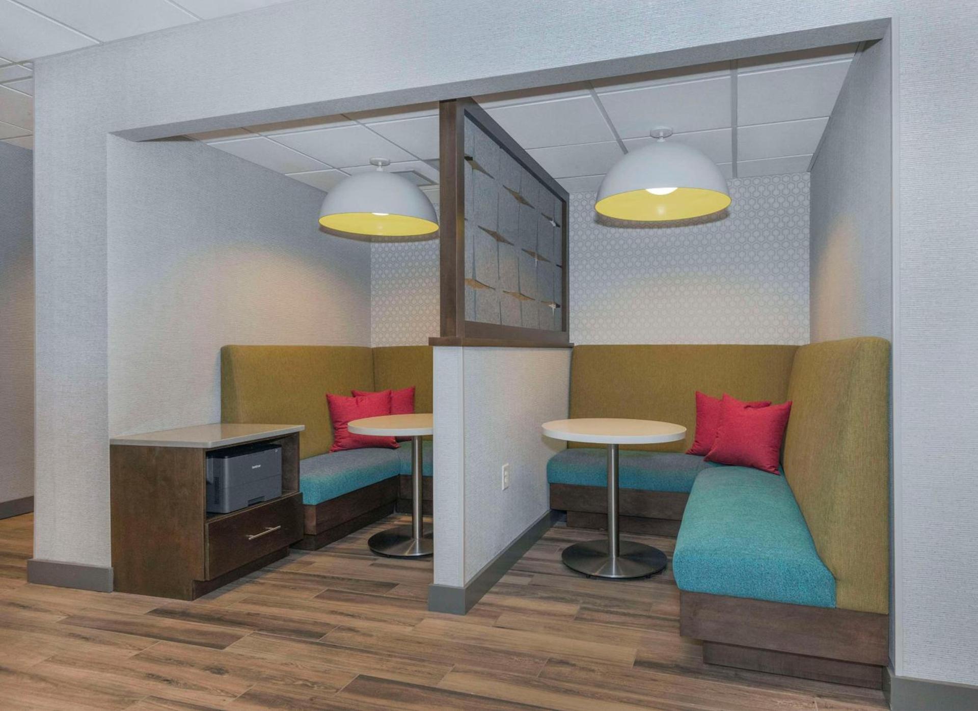 Hampton Inn & Suites Burlington photo 9