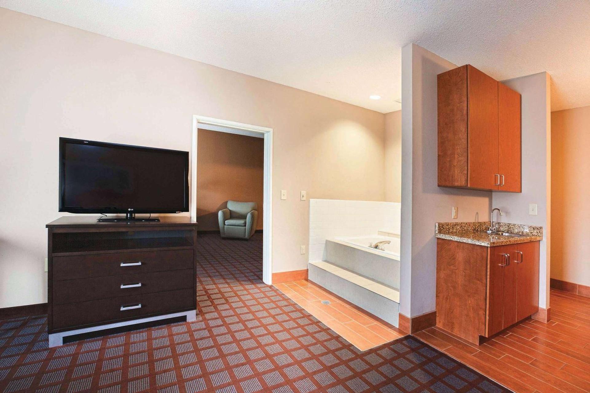 Spark by Hilton Plainfield Indianapolis Airport photo 7