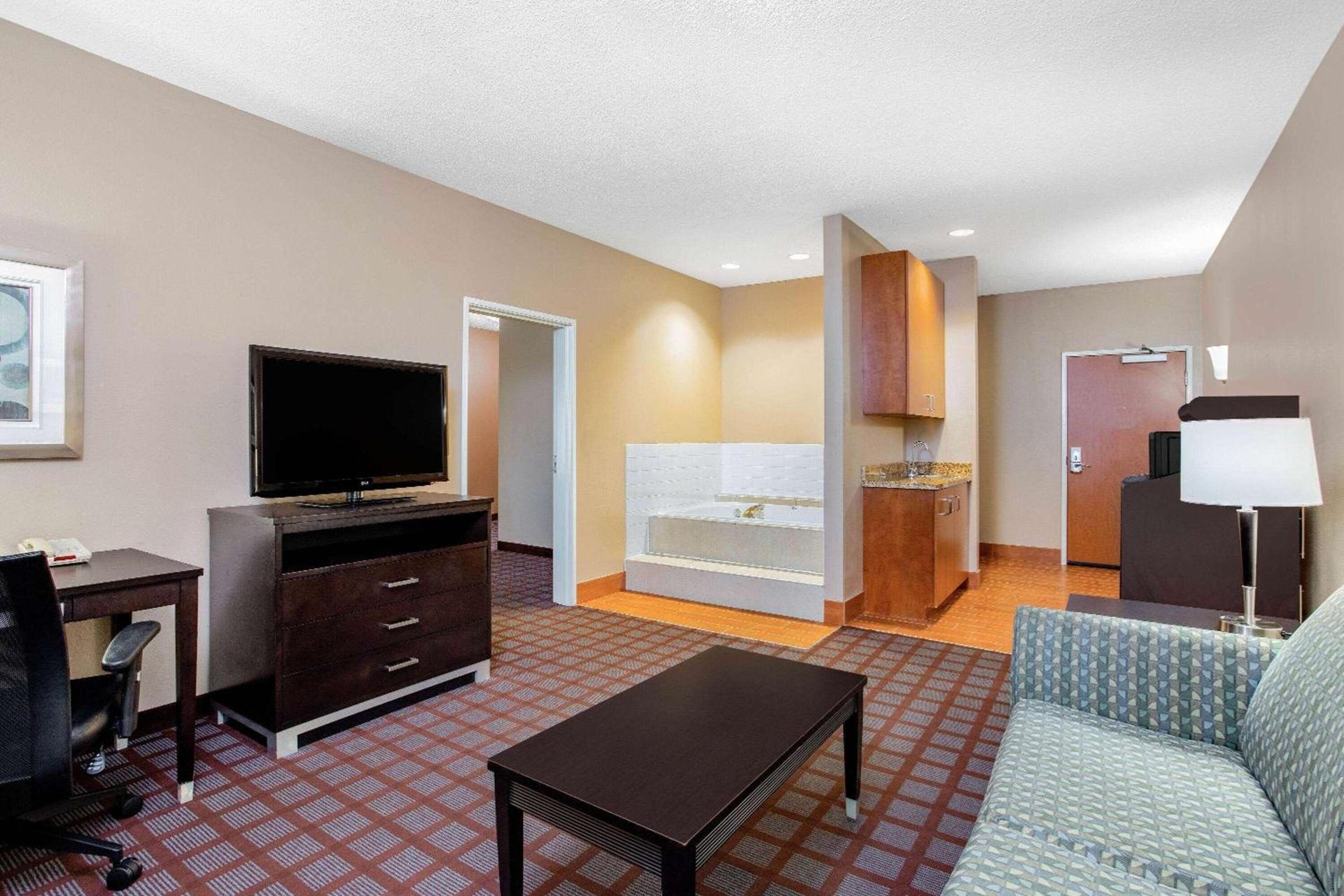 Spark by Hilton Plainfield Indianapolis Airport photo 19
