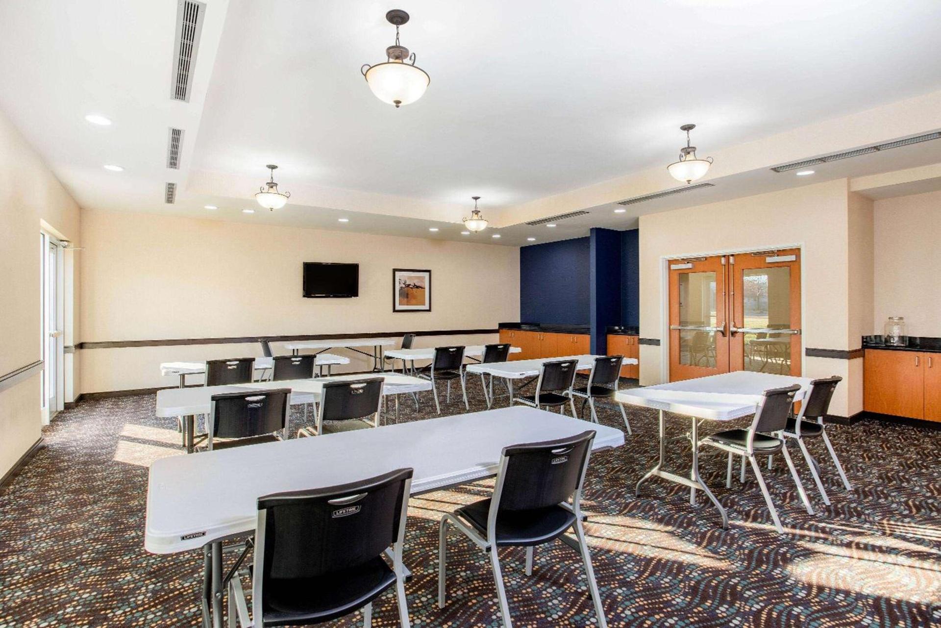 Spark by Hilton Plainfield Indianapolis Airport photo 25