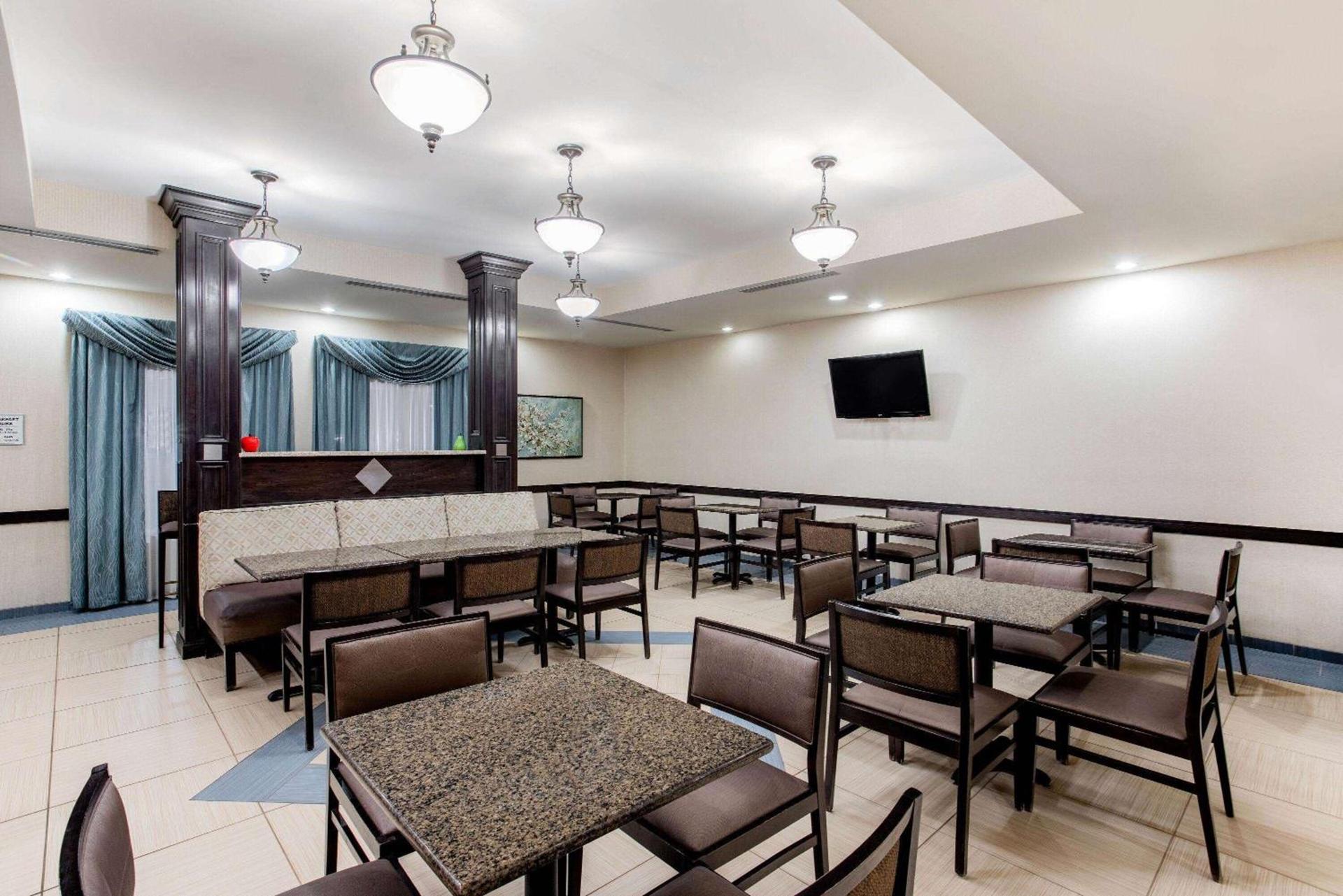 Spark by Hilton Plainfield Indianapolis Airport photo 27