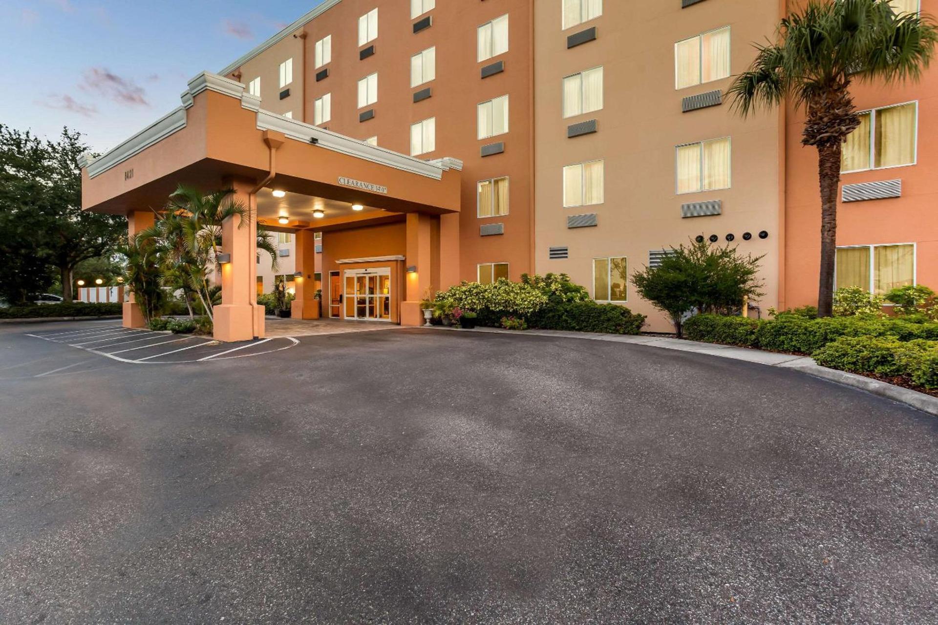 Comfort Suites Tampa Airport North photo 5