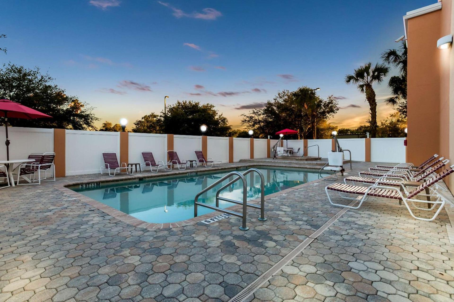 Comfort Suites Tampa Airport North photo 24
