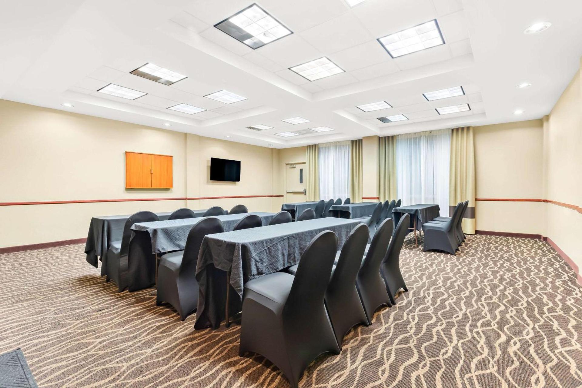 Comfort Suites Tampa Airport North photo 27
