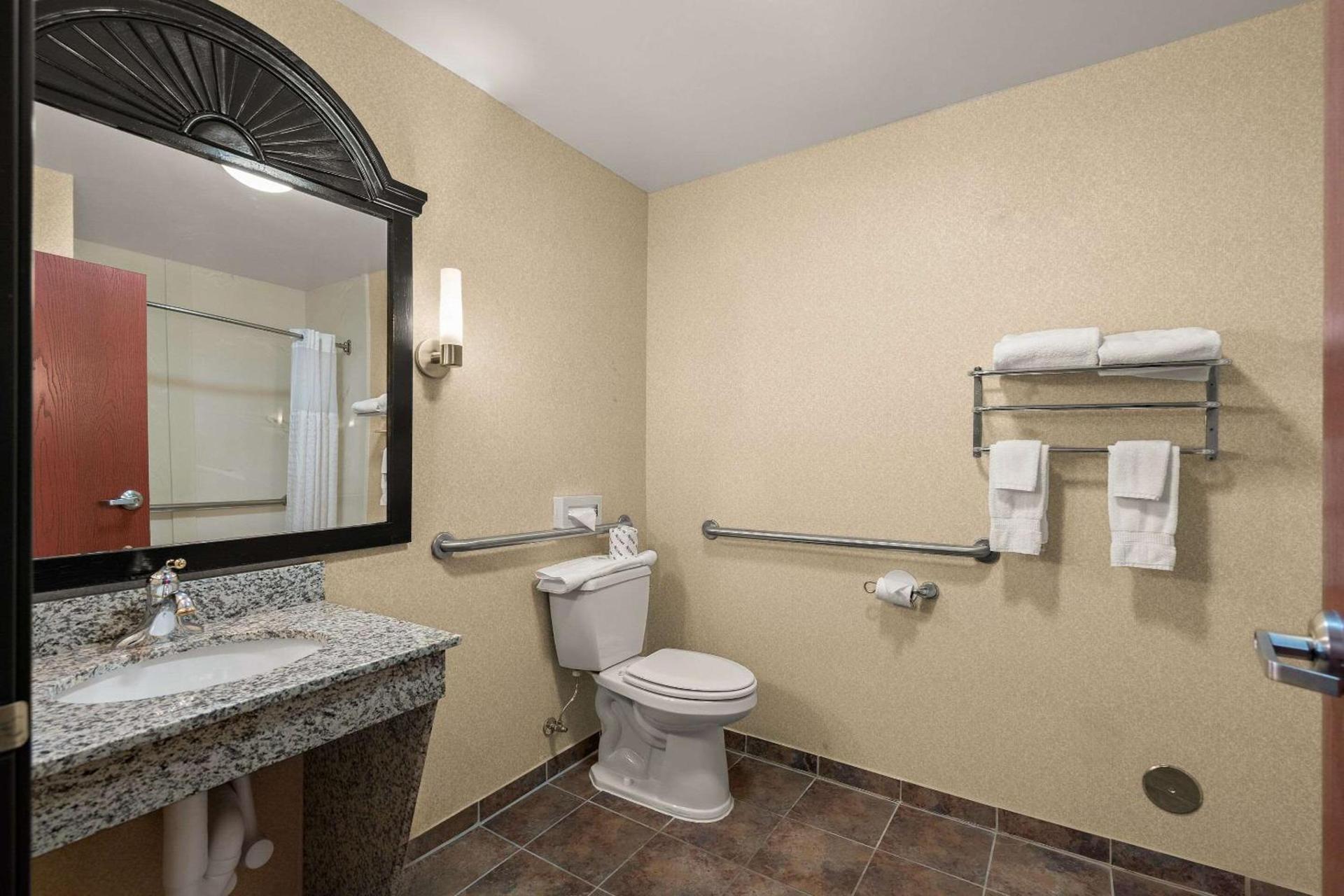 Comfort Inn Ogden near Event Center photo 11