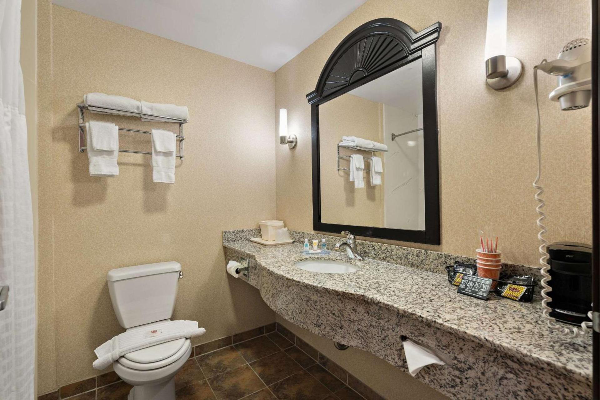 Comfort Inn Ogden near Event Center photo 13