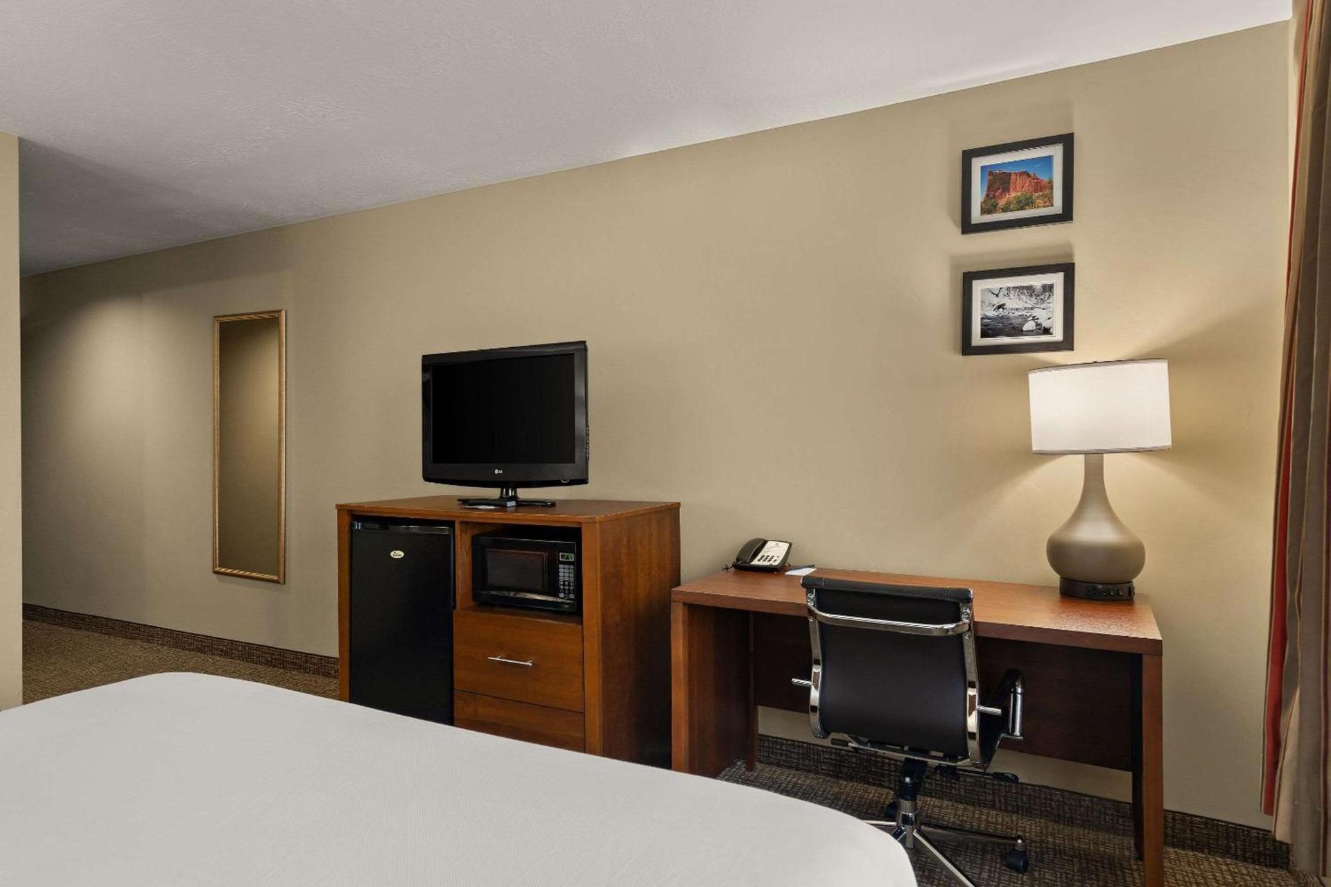 Comfort Inn Ogden near Event Center photo 15