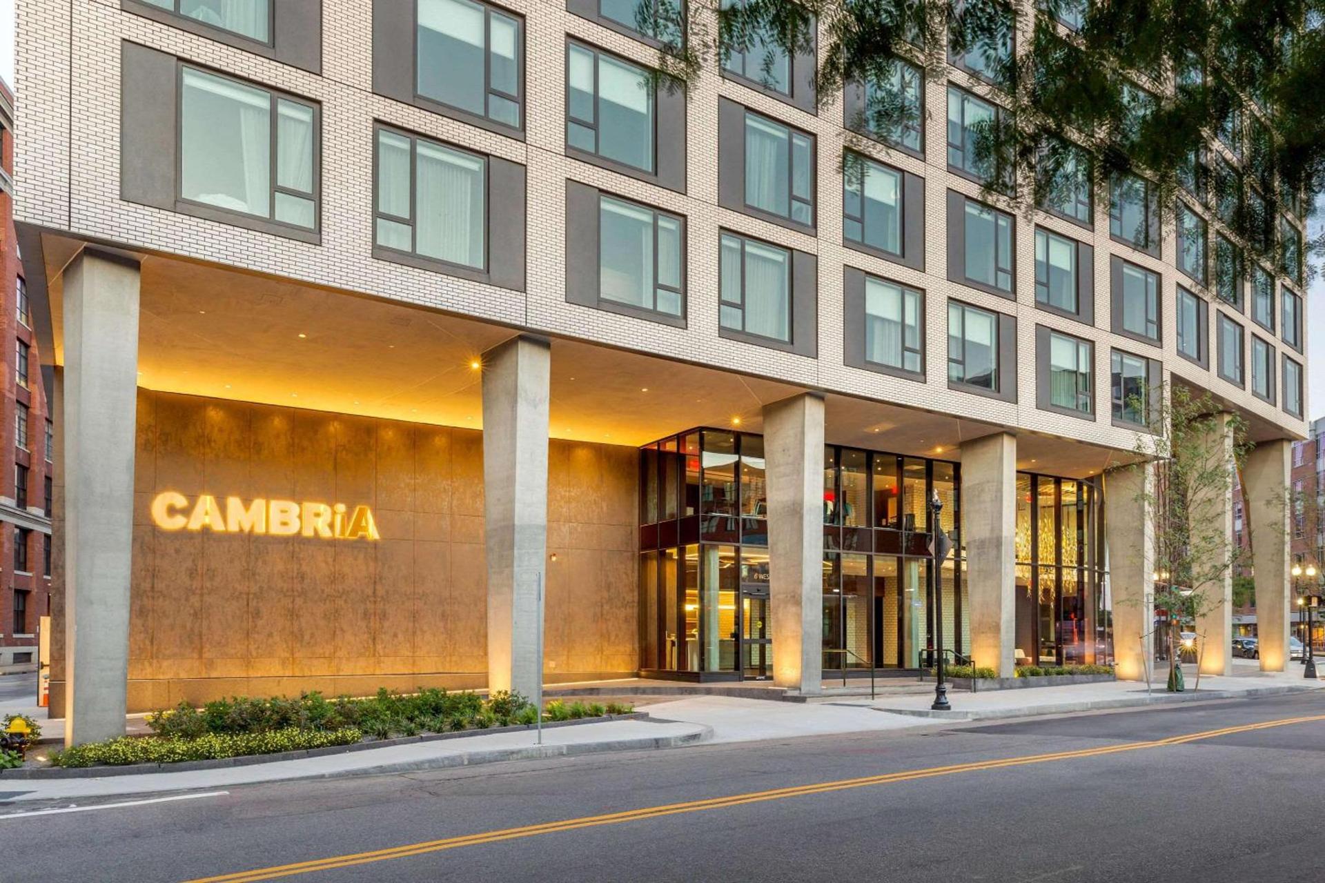Cambria Hotel Boston Downtown - Seaport photo 1