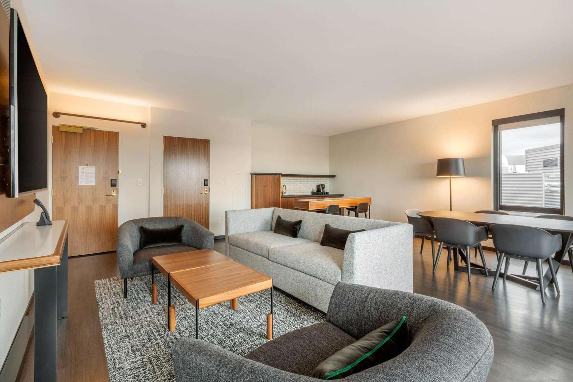 Cambria Hotel Boston Downtown - Seaport photo 28
