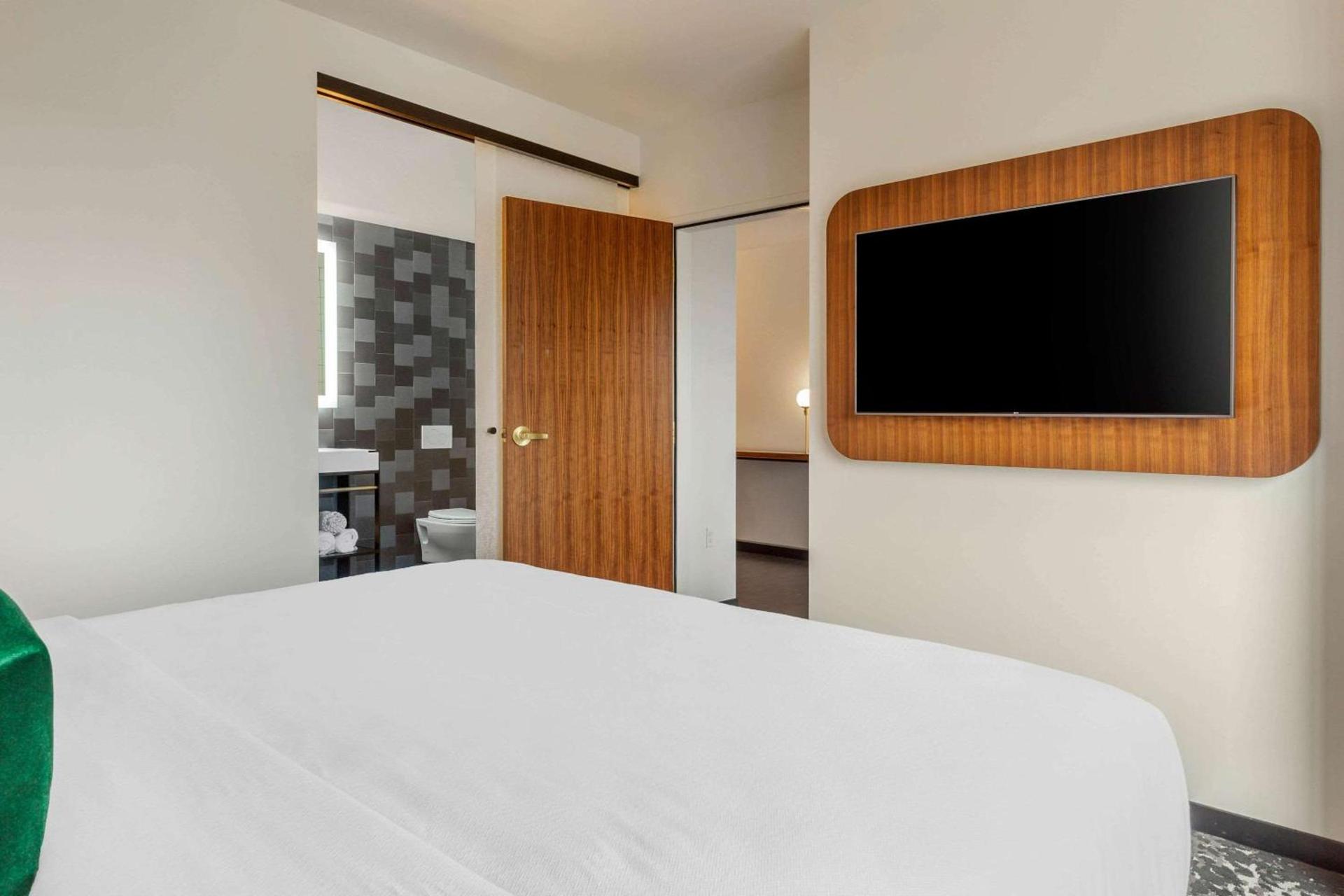 Cambria Hotel Boston Downtown - Seaport photo 32