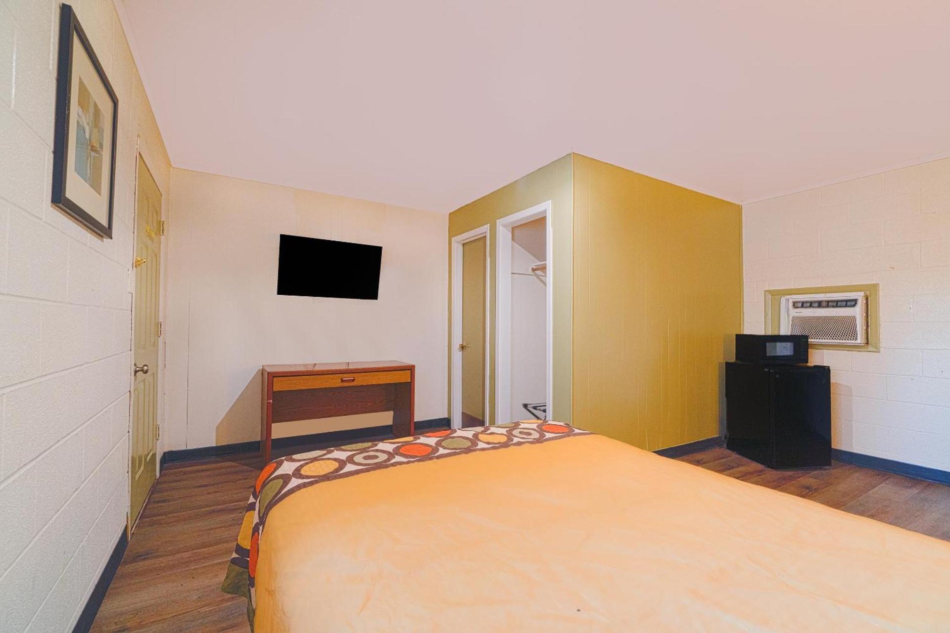 The Inn By OYO El Dorado Lake photo 23