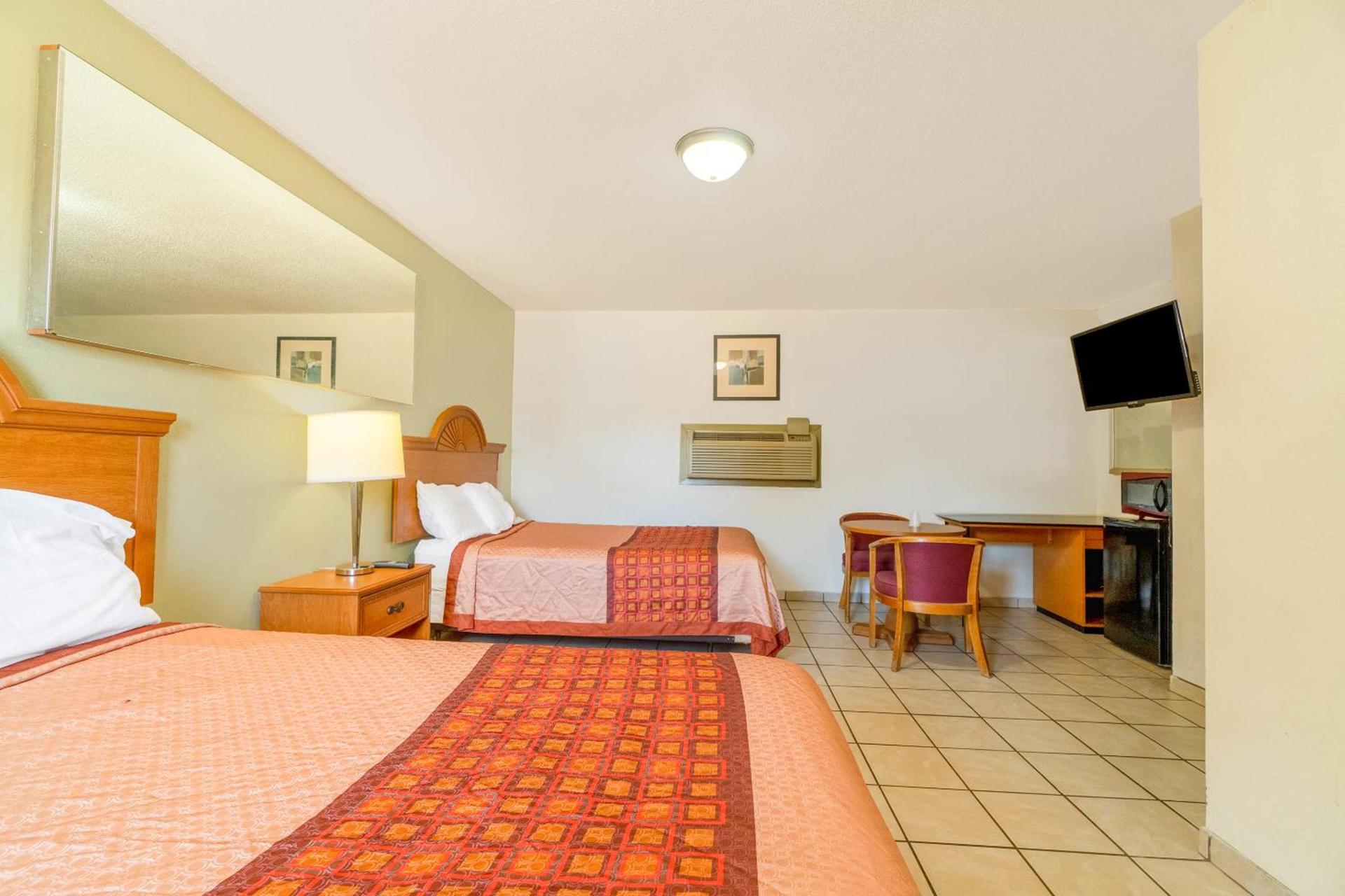 The Inn By OYO El Dorado Lake photo 28