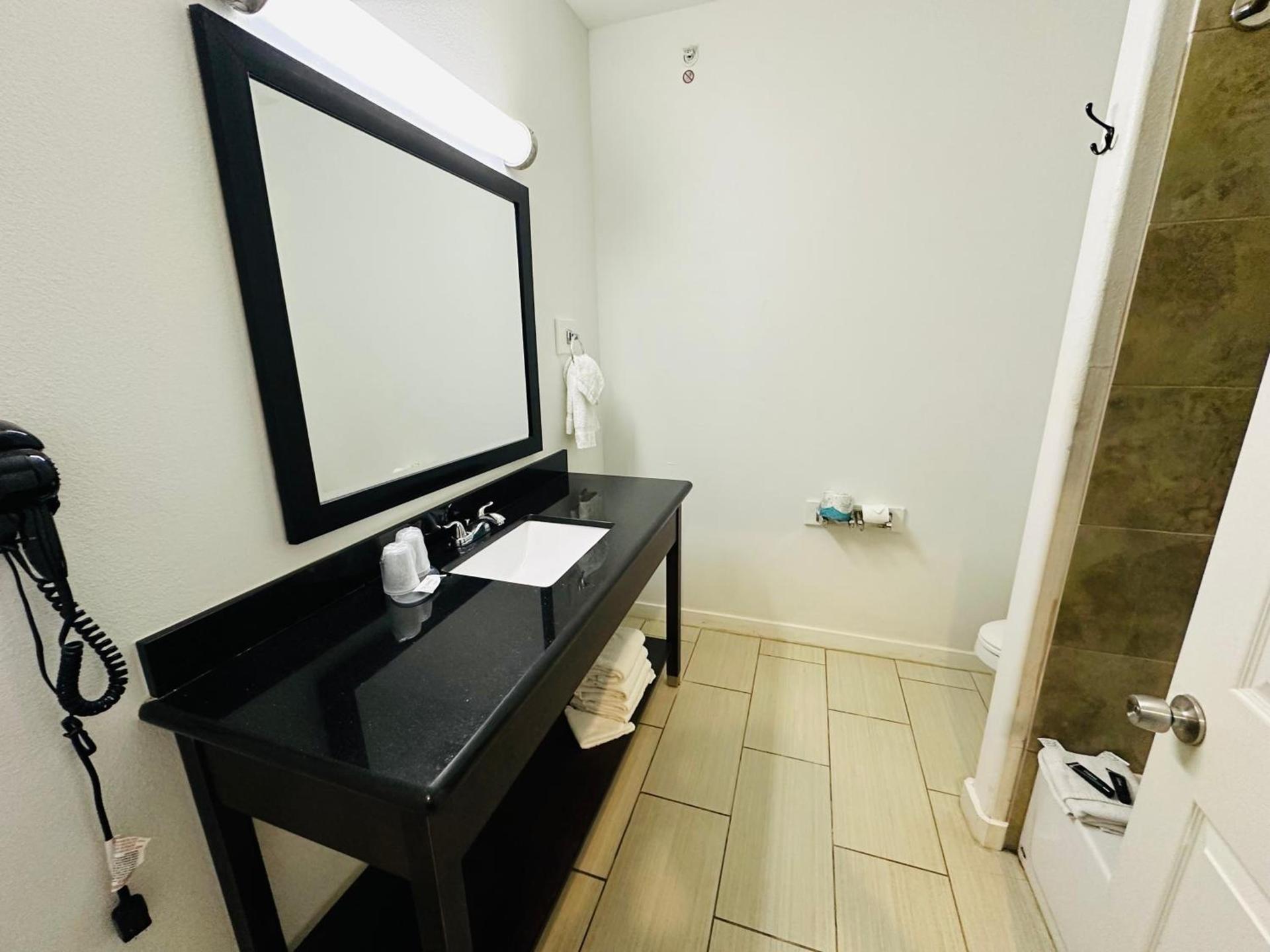 Lux Inn and Suites photo 33