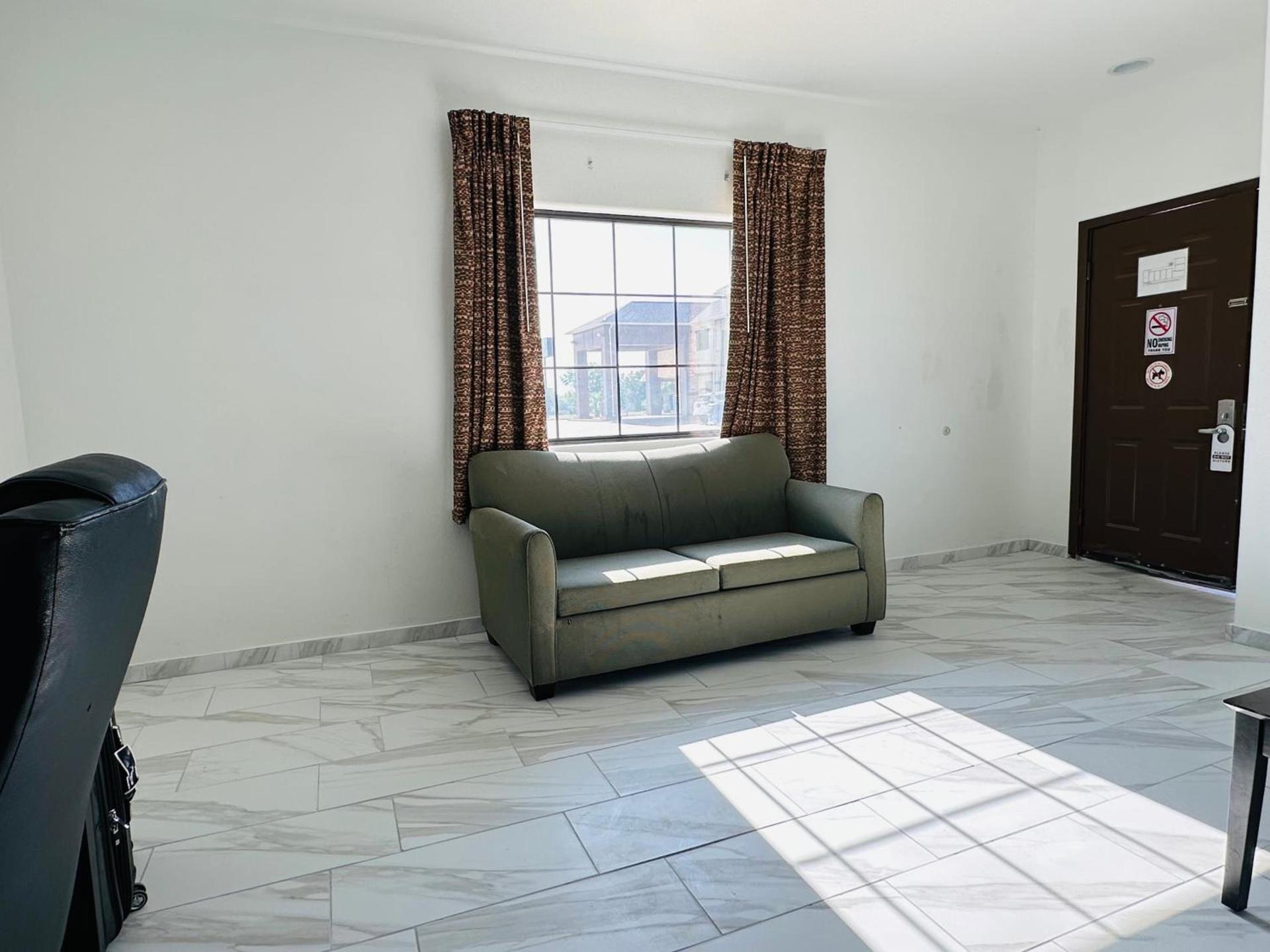 Lux Inn and Suites photo 29