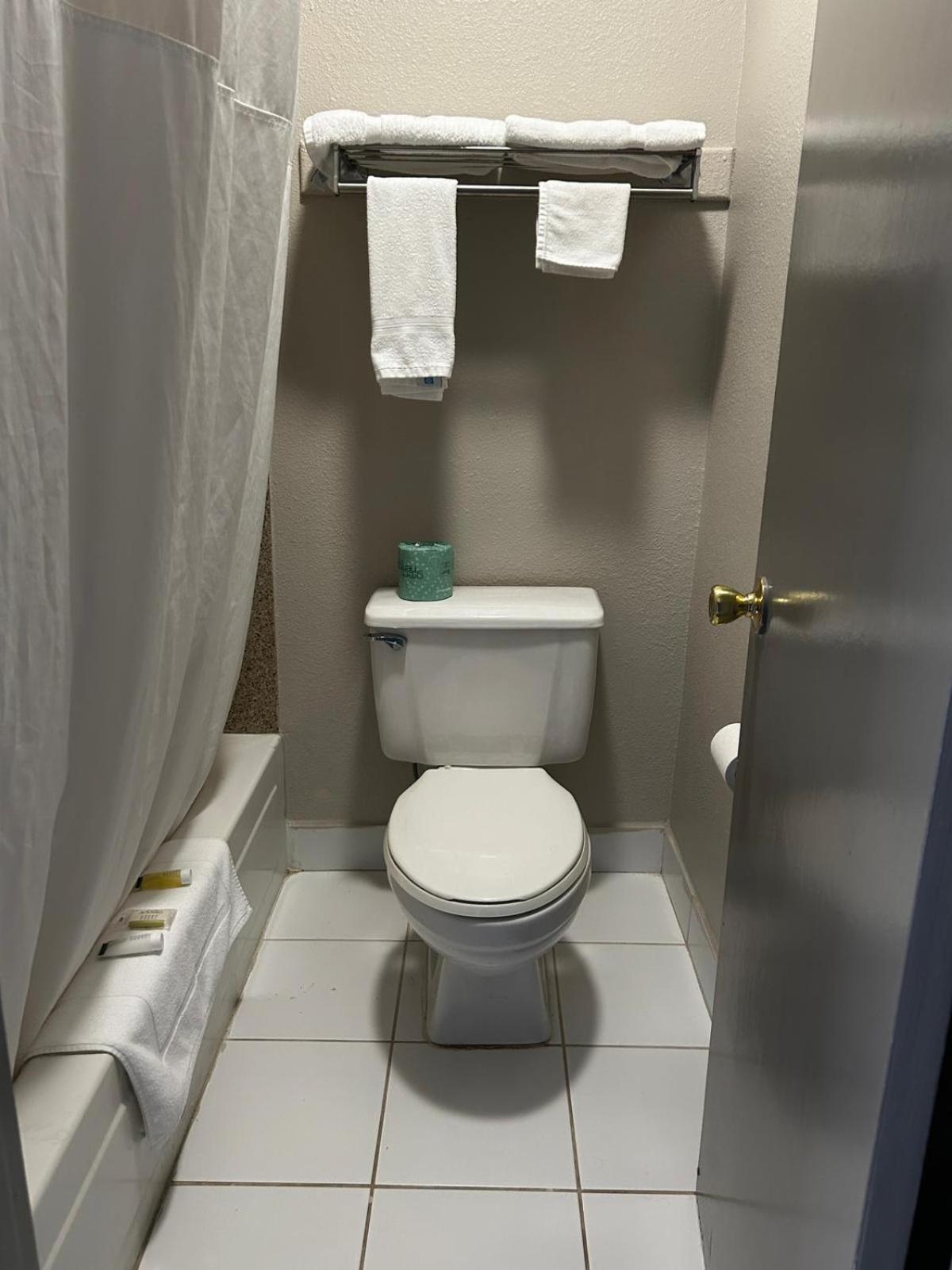 Days Inn by Wyndham Dahlonega University Area photo 21