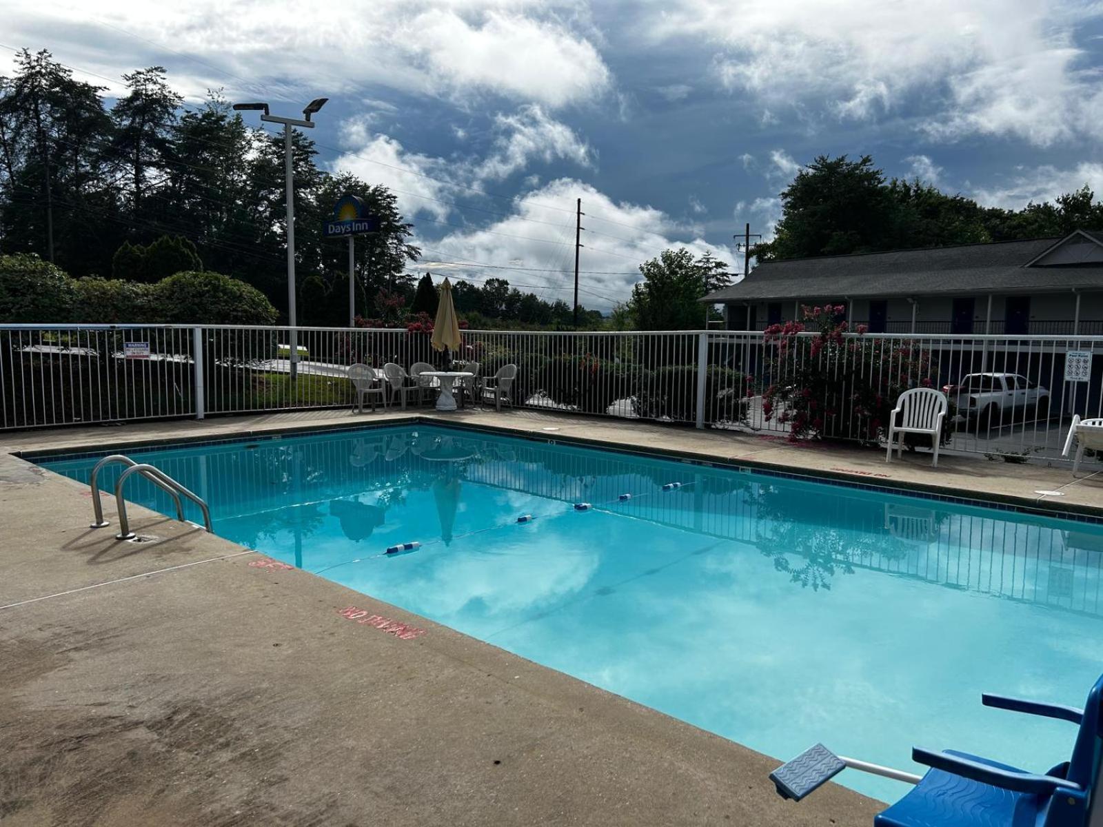 Days Inn by Wyndham Dahlonega University Area photo 30