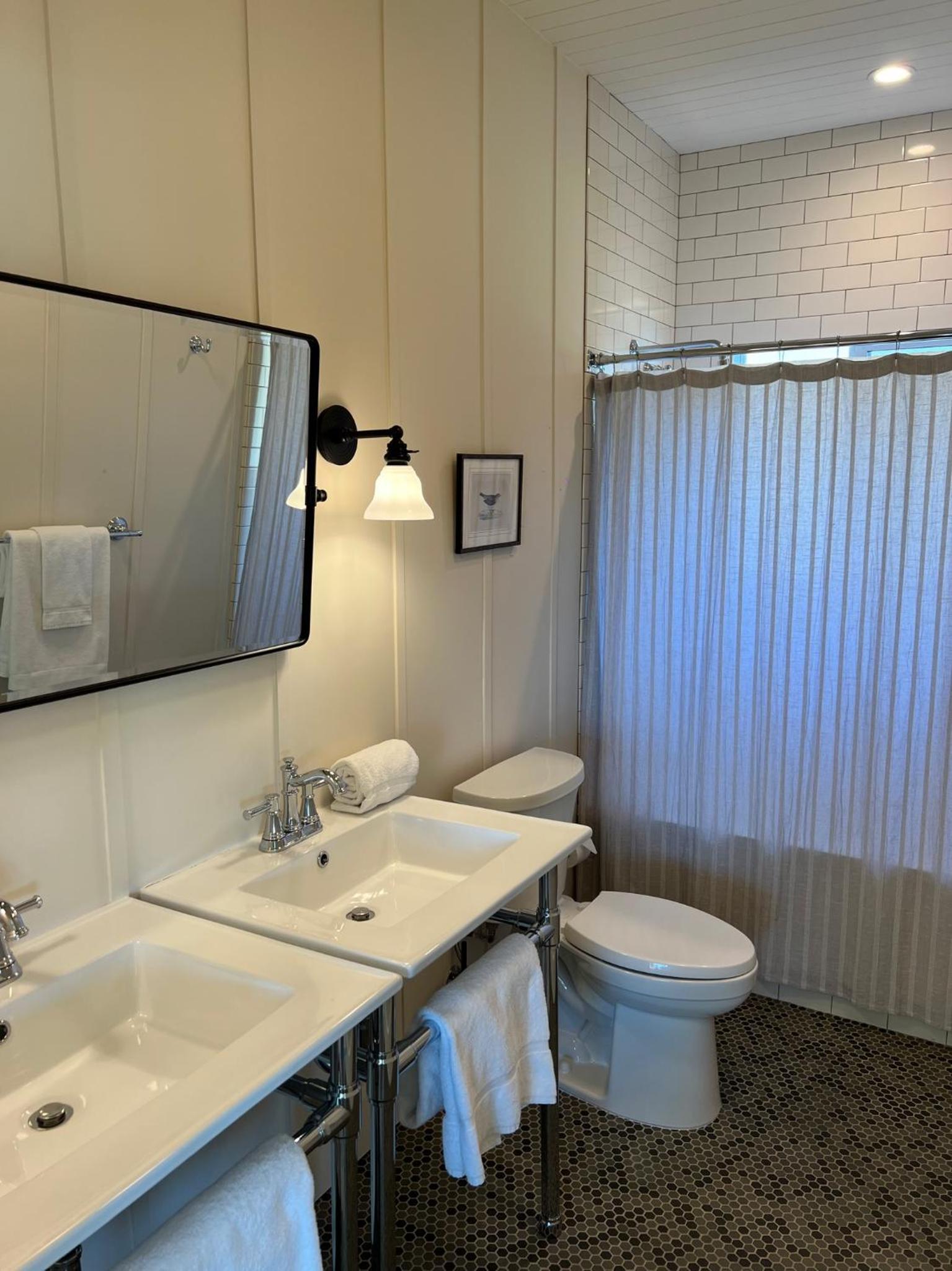 Jenner Inn photo 24