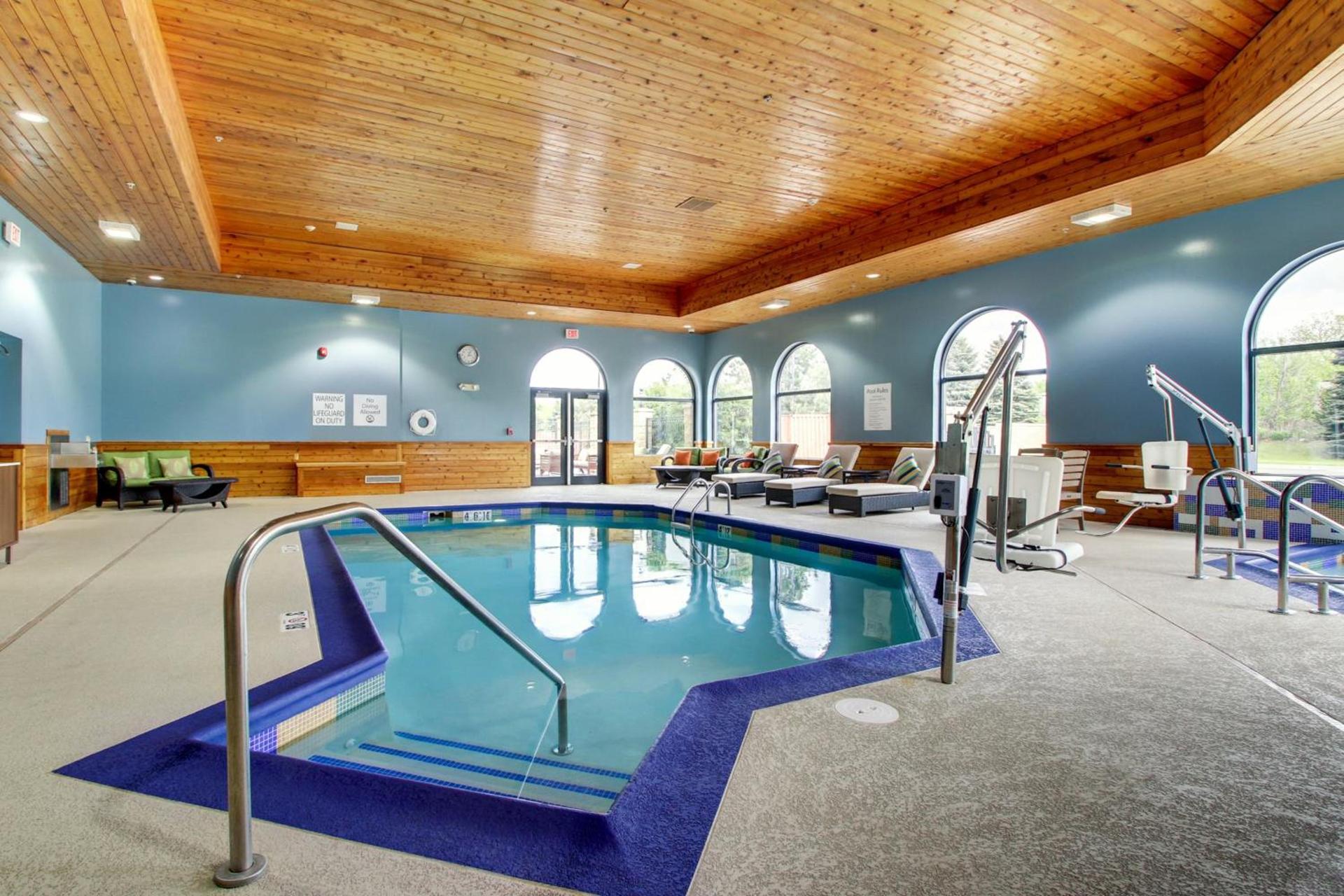 Holiday Inn Express & Suites Aurora - Naperville by IHG photo 30