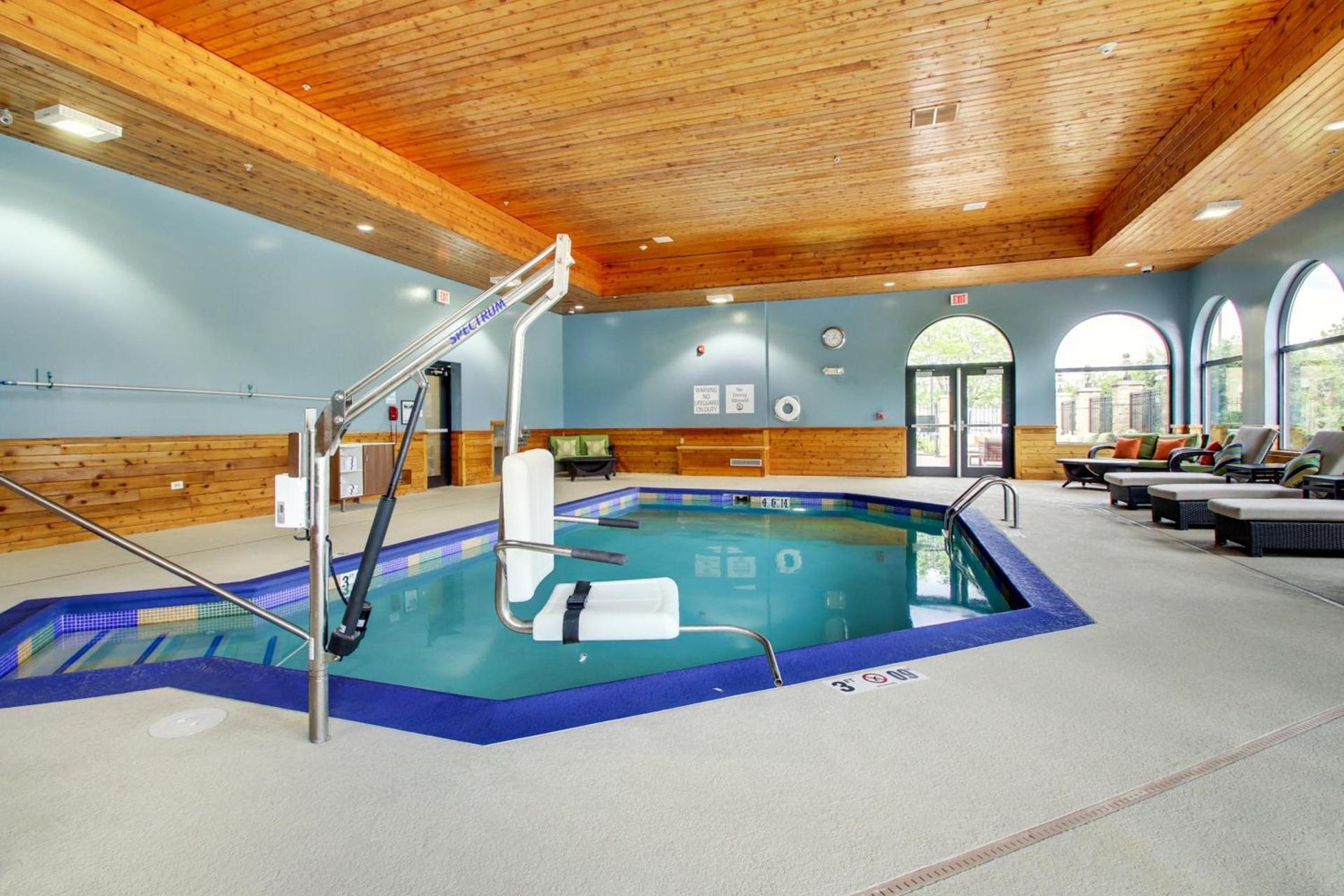 Holiday Inn Express & Suites Aurora - Naperville by IHG photo 38