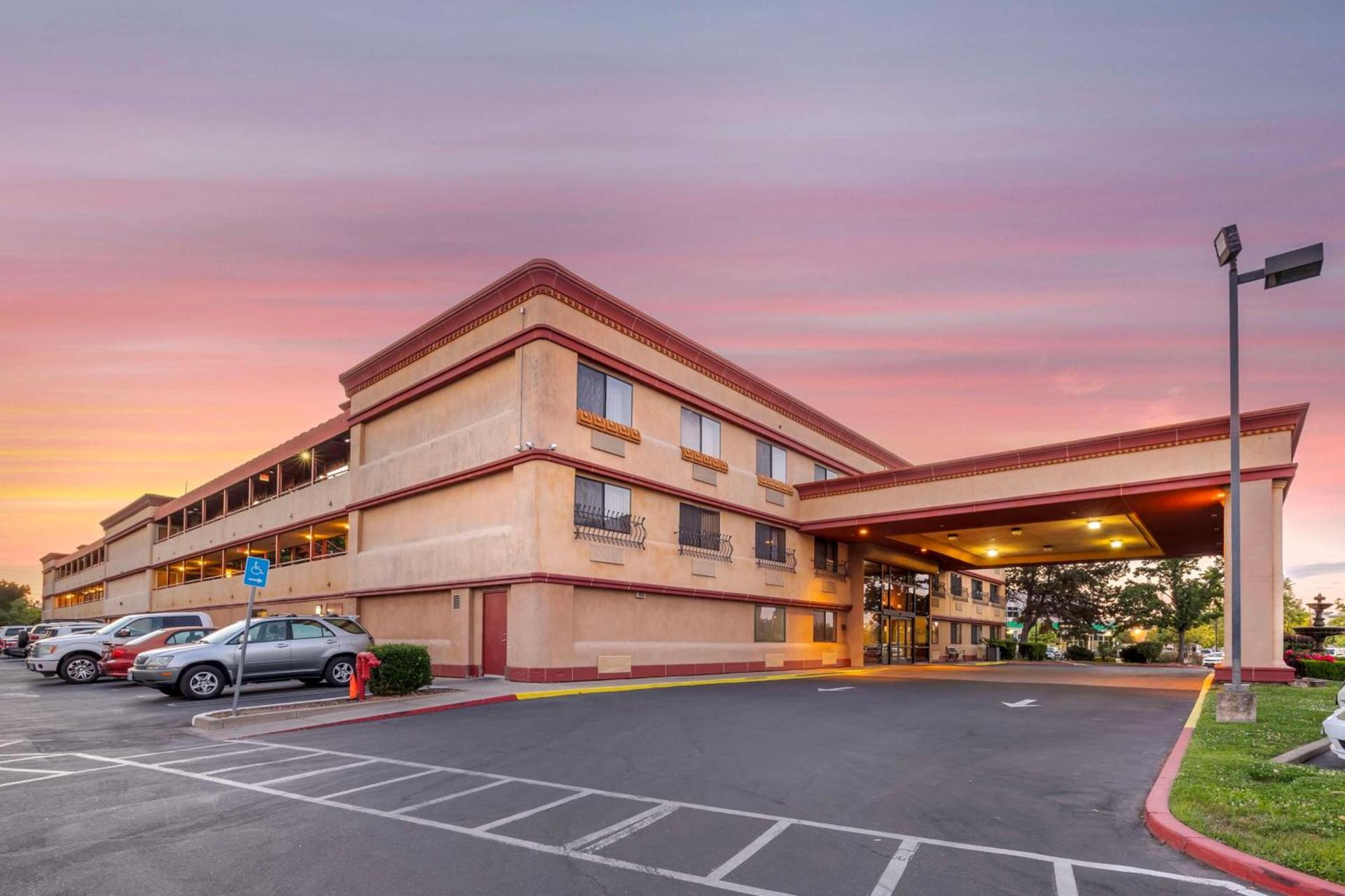 Best Western Plus Orchid Hotel & Suites photo 52