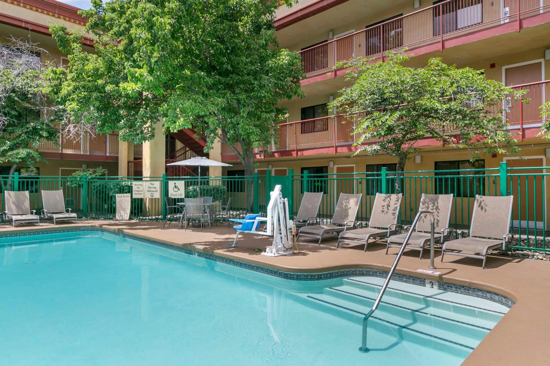 Best Western Plus Orchid Hotel & Suites photo 55