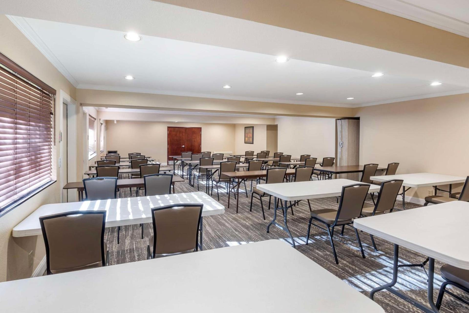 Best Western Plus Orchid Hotel & Suites photo 69