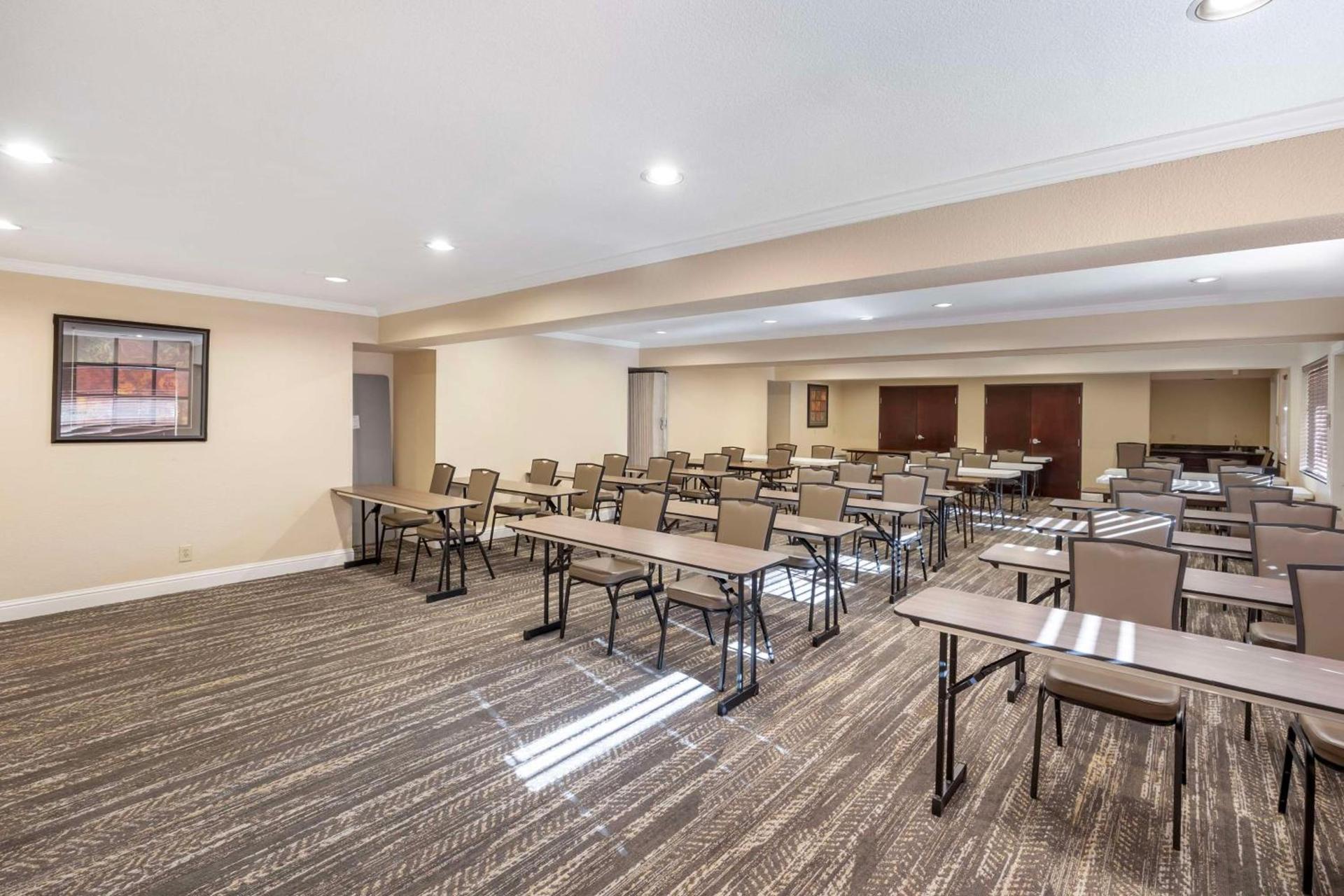 Best Western Plus Orchid Hotel & Suites photo 68