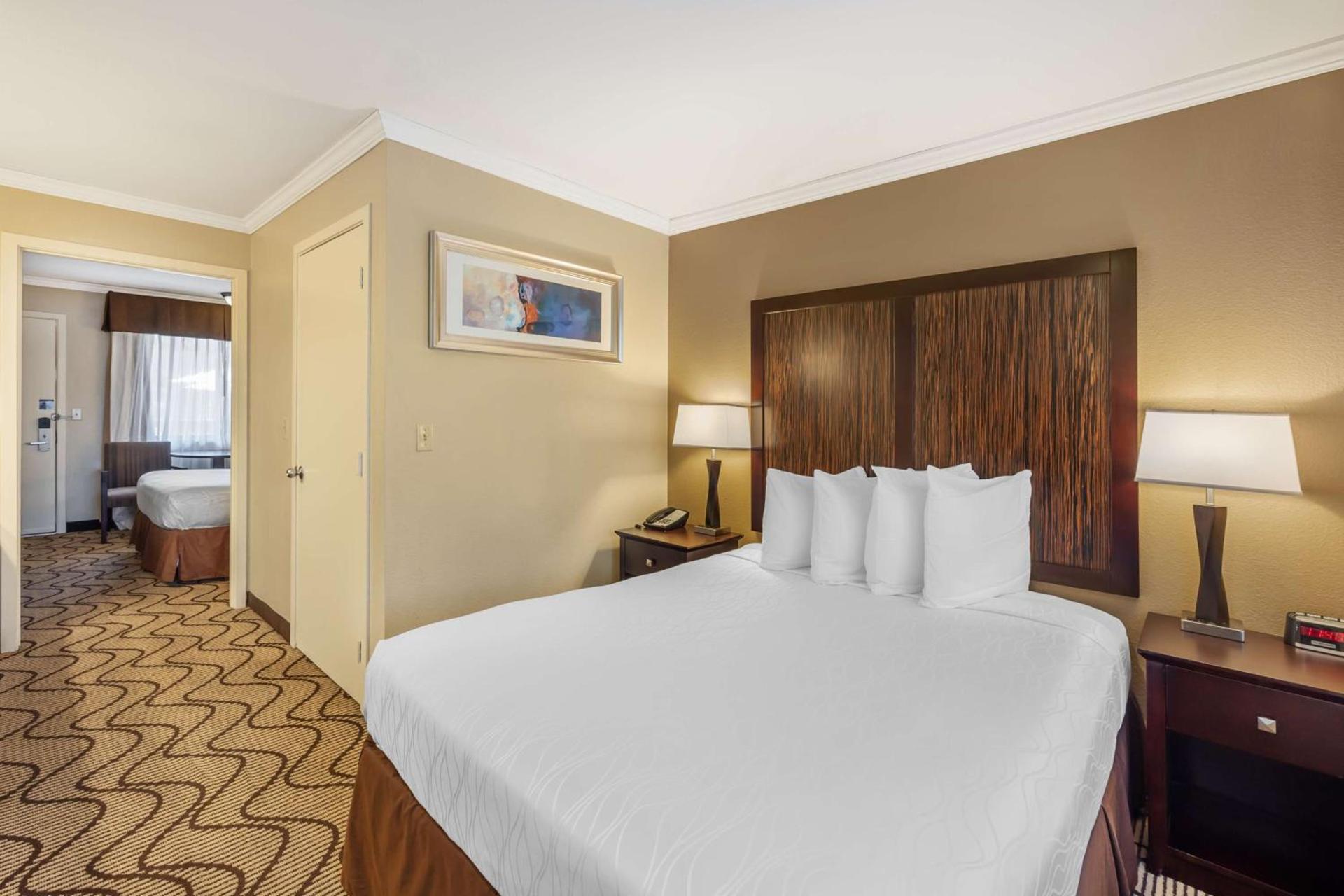Best Western Plus Orchid Hotel & Suites photo 7