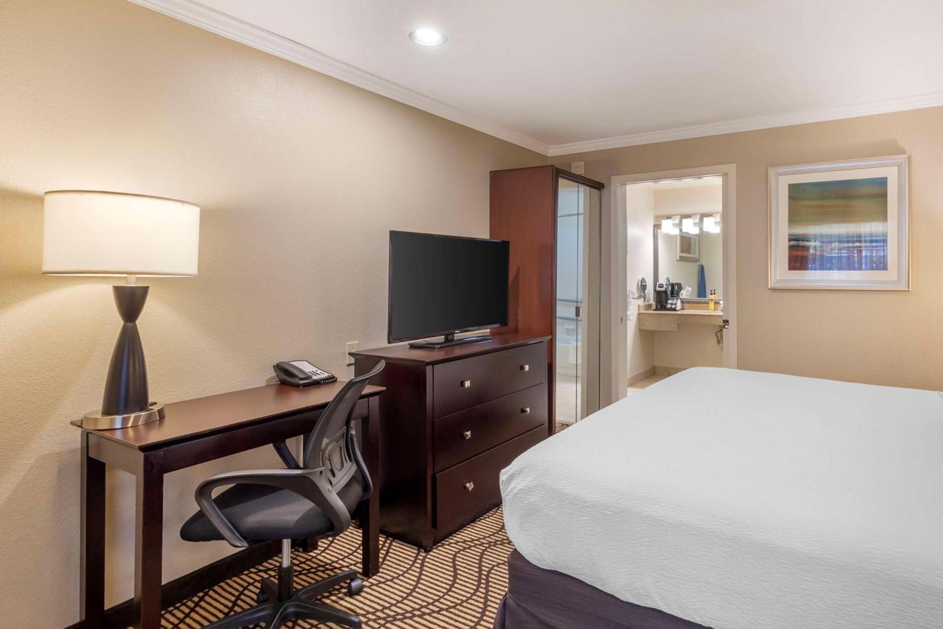 Best Western Plus Orchid Hotel & Suites photo 5