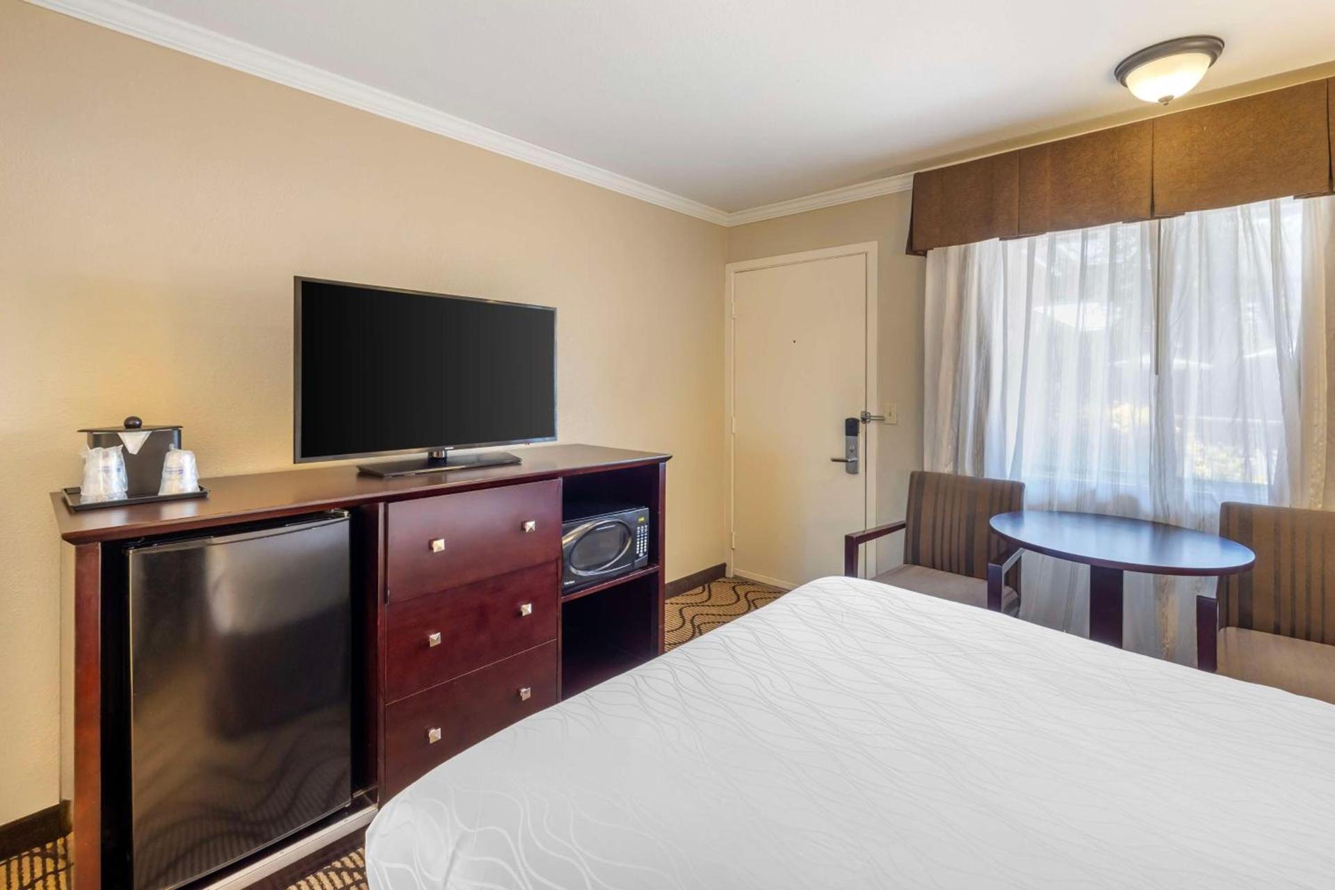 Best Western Plus Orchid Hotel & Suites photo 9