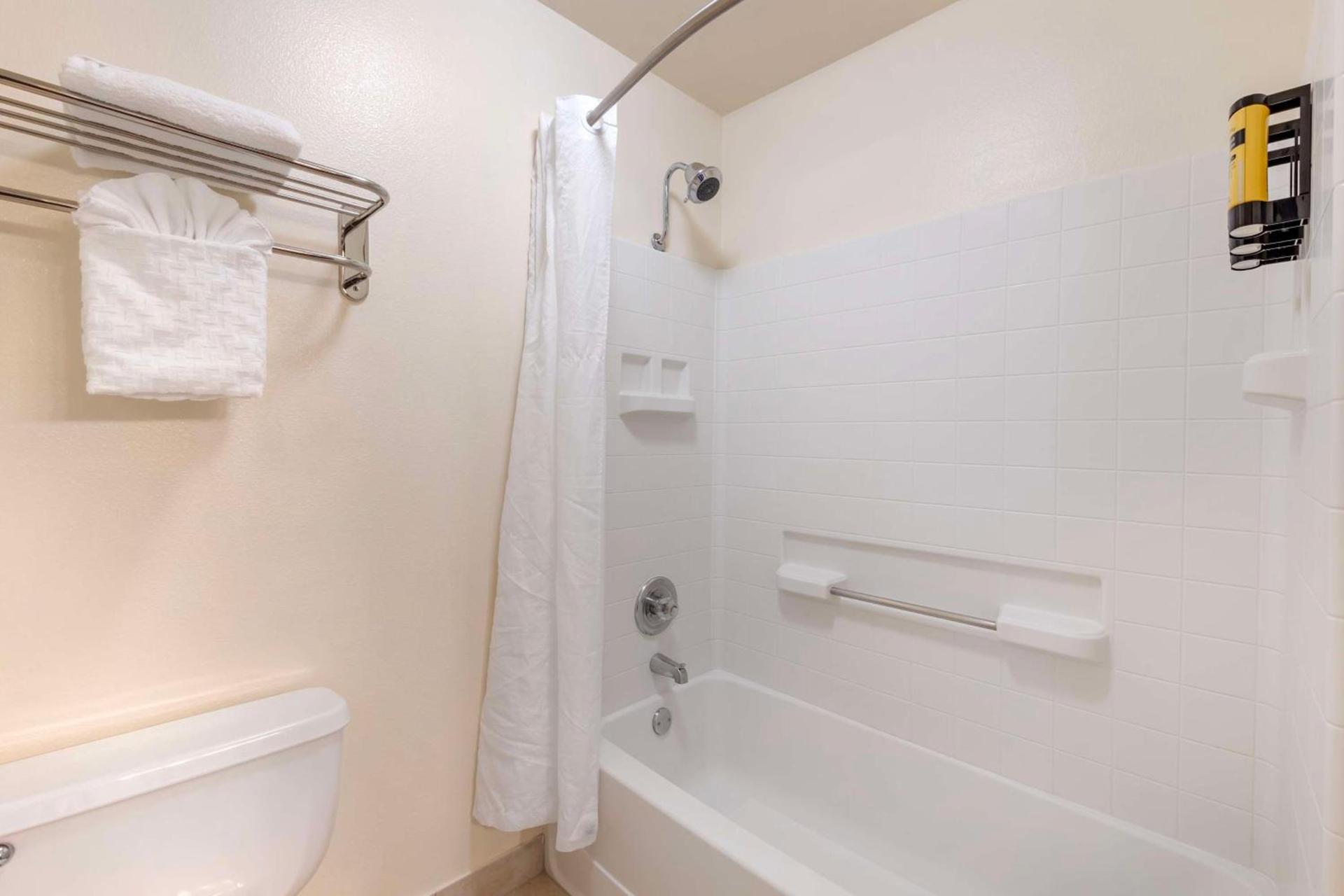 Best Western Plus Orchid Hotel & Suites photo 12