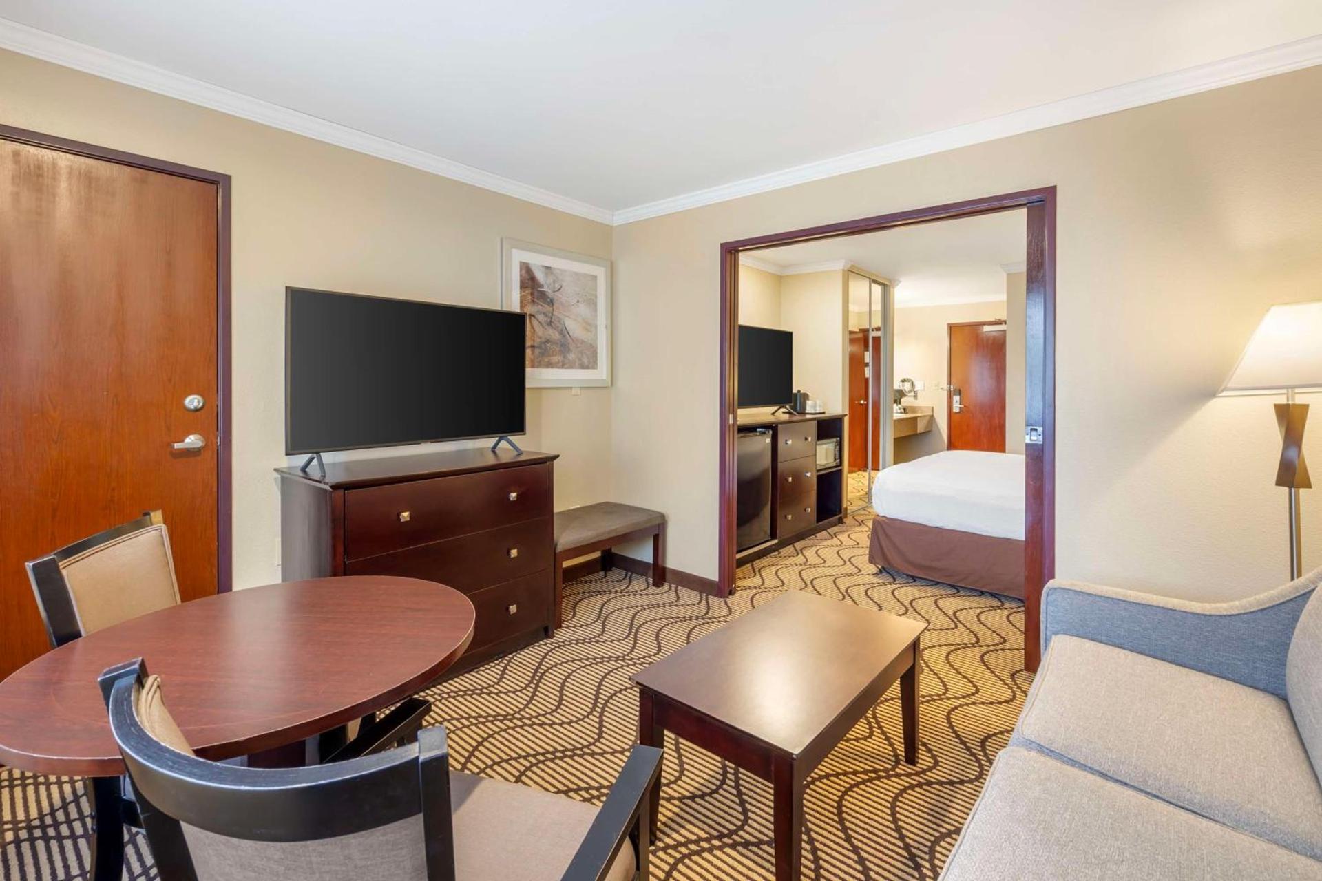 Best Western Plus Orchid Hotel & Suites photo 20