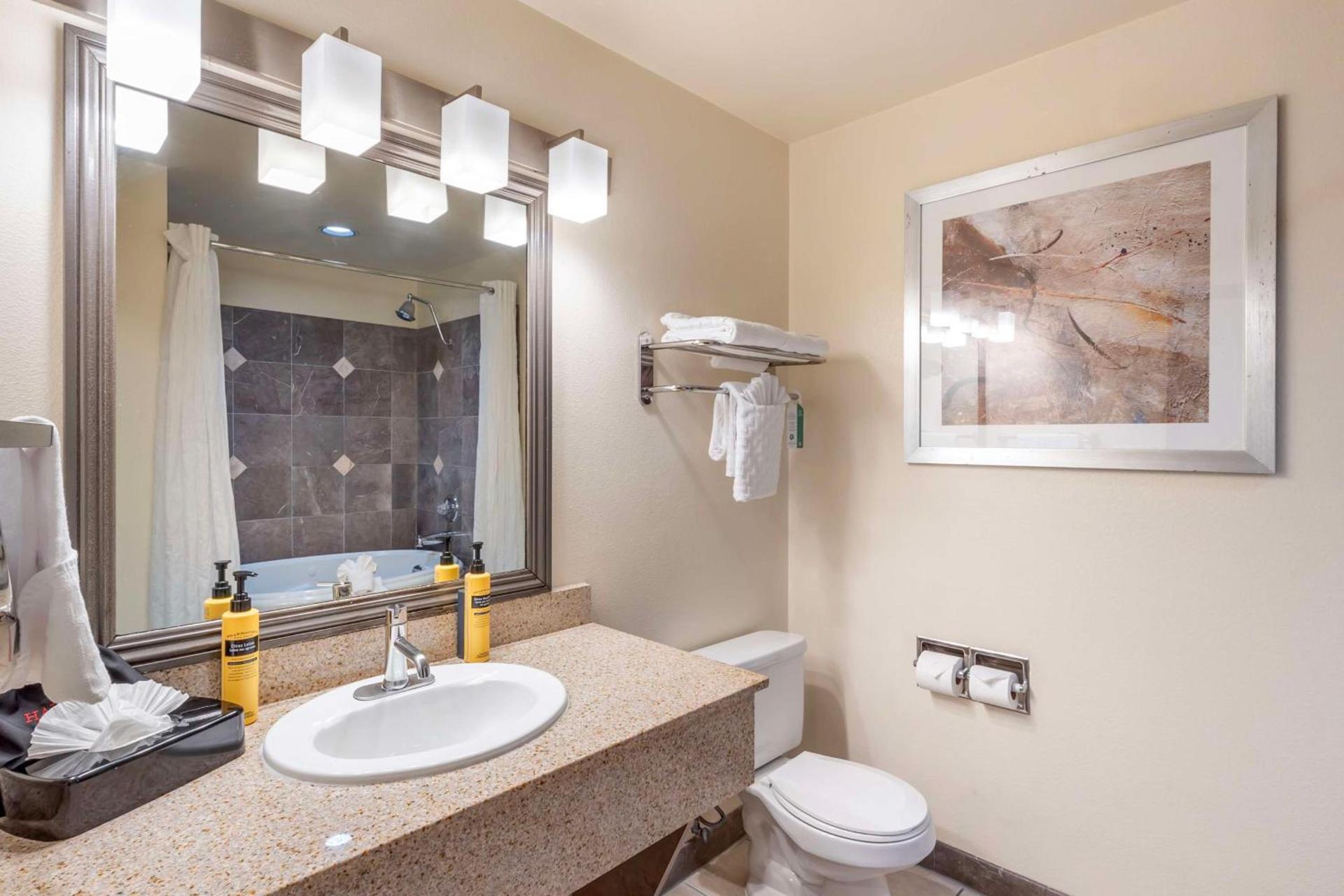 Best Western Plus Orchid Hotel & Suites photo 28