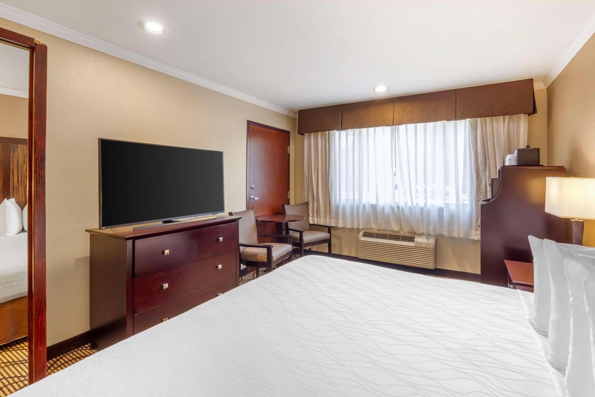 Best Western Plus Orchid Hotel & Suites photo 23
