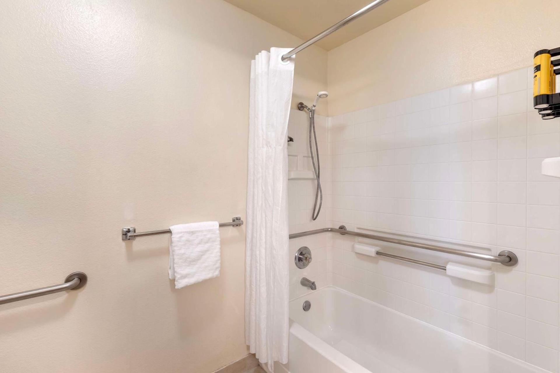 Best Western Plus Orchid Hotel & Suites photo 29