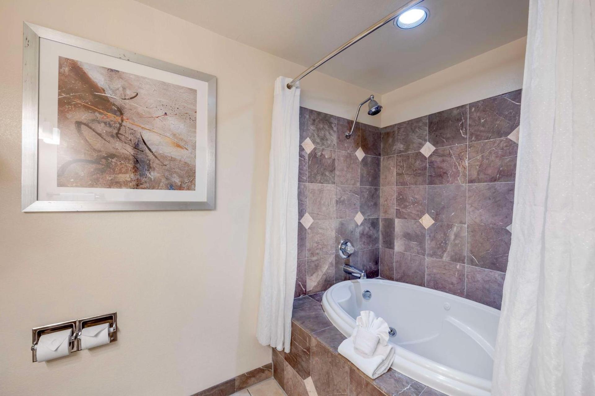 Best Western Plus Orchid Hotel & Suites photo 34